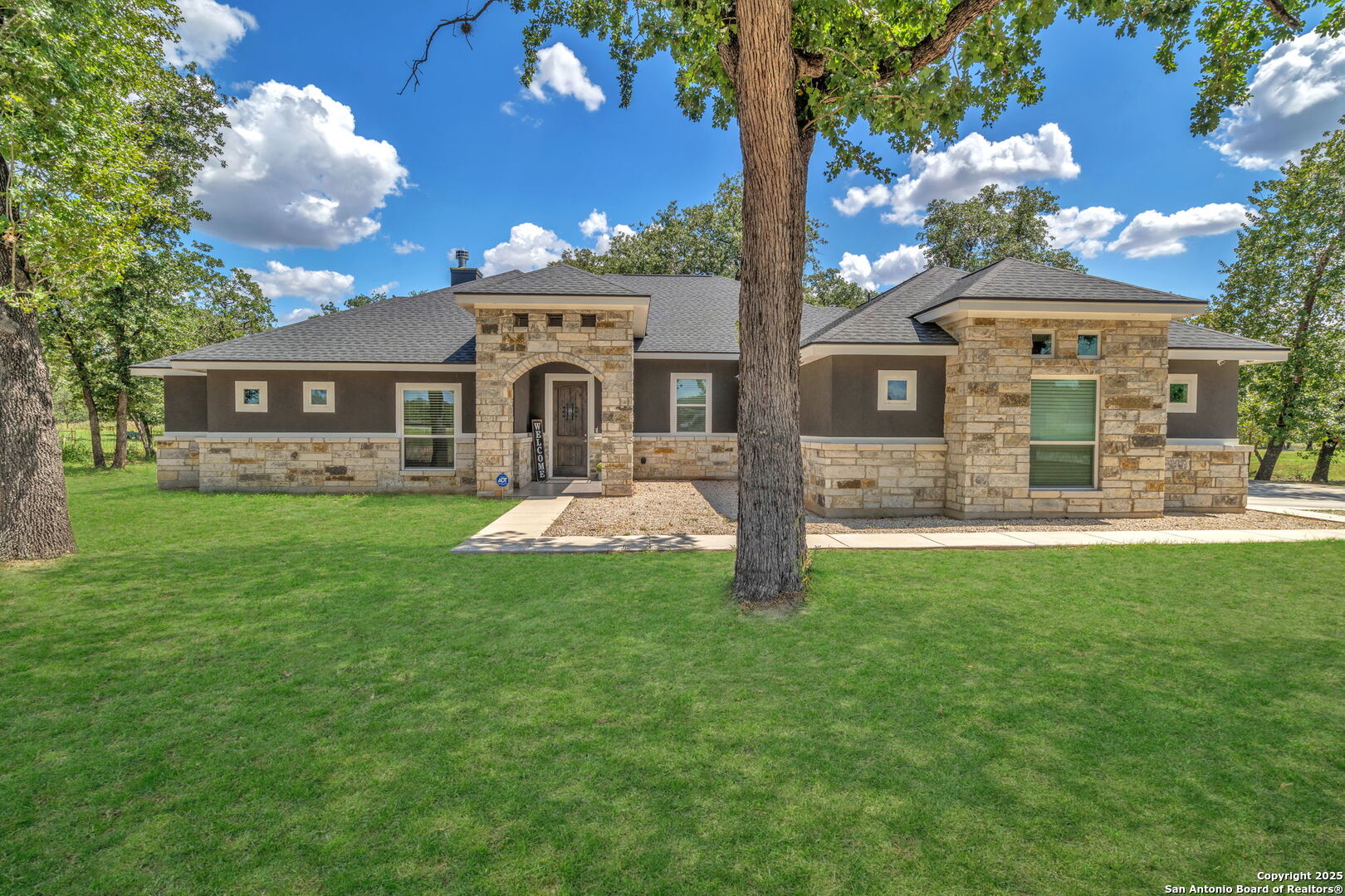 221 Cibolo Ridge Drive — photo