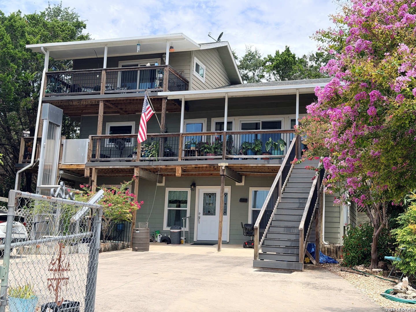 1135 Lakebreeze Drive — photo