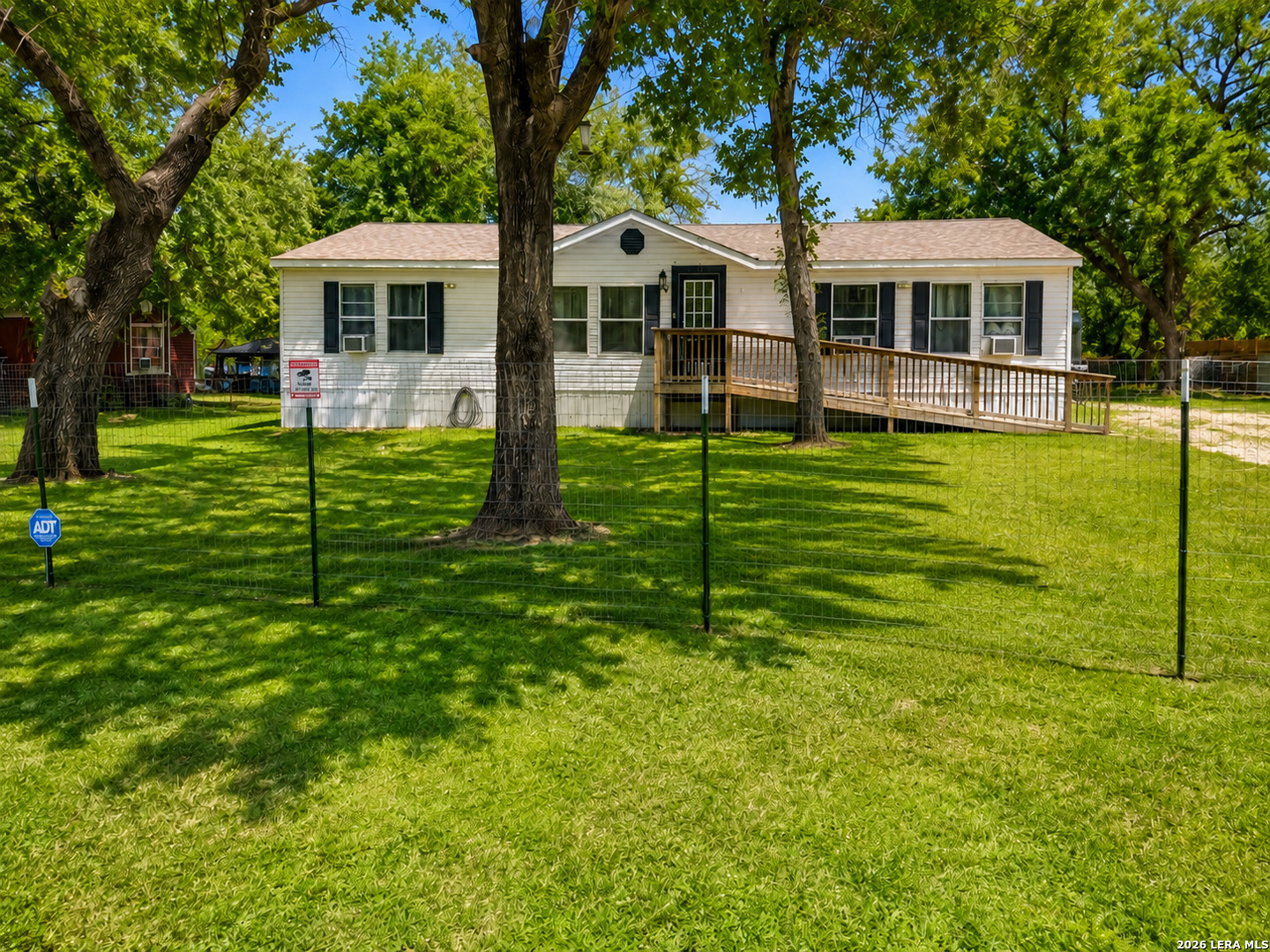 22950 Fawn Trail — photo