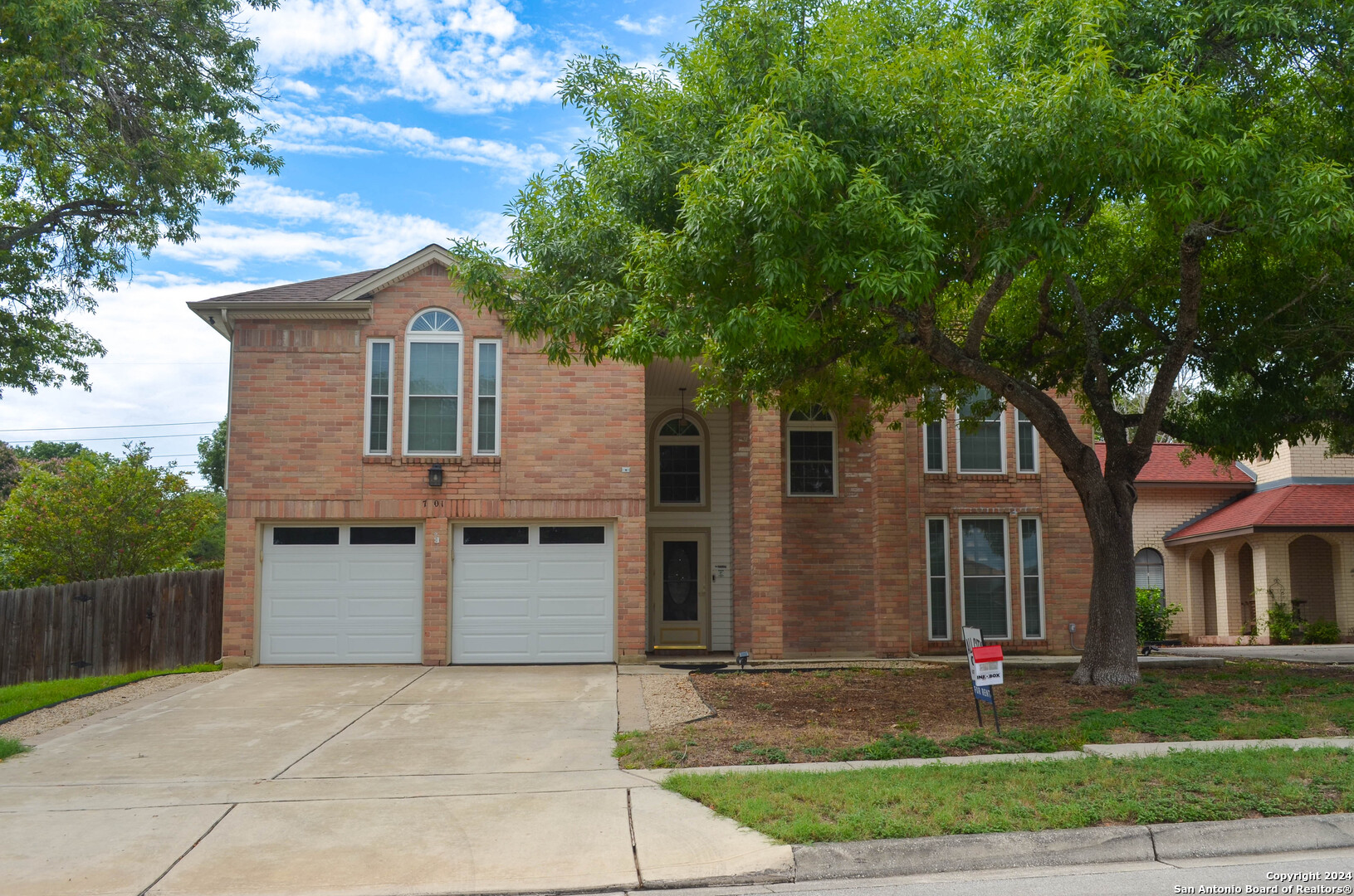 7501 Forest Echo — photo