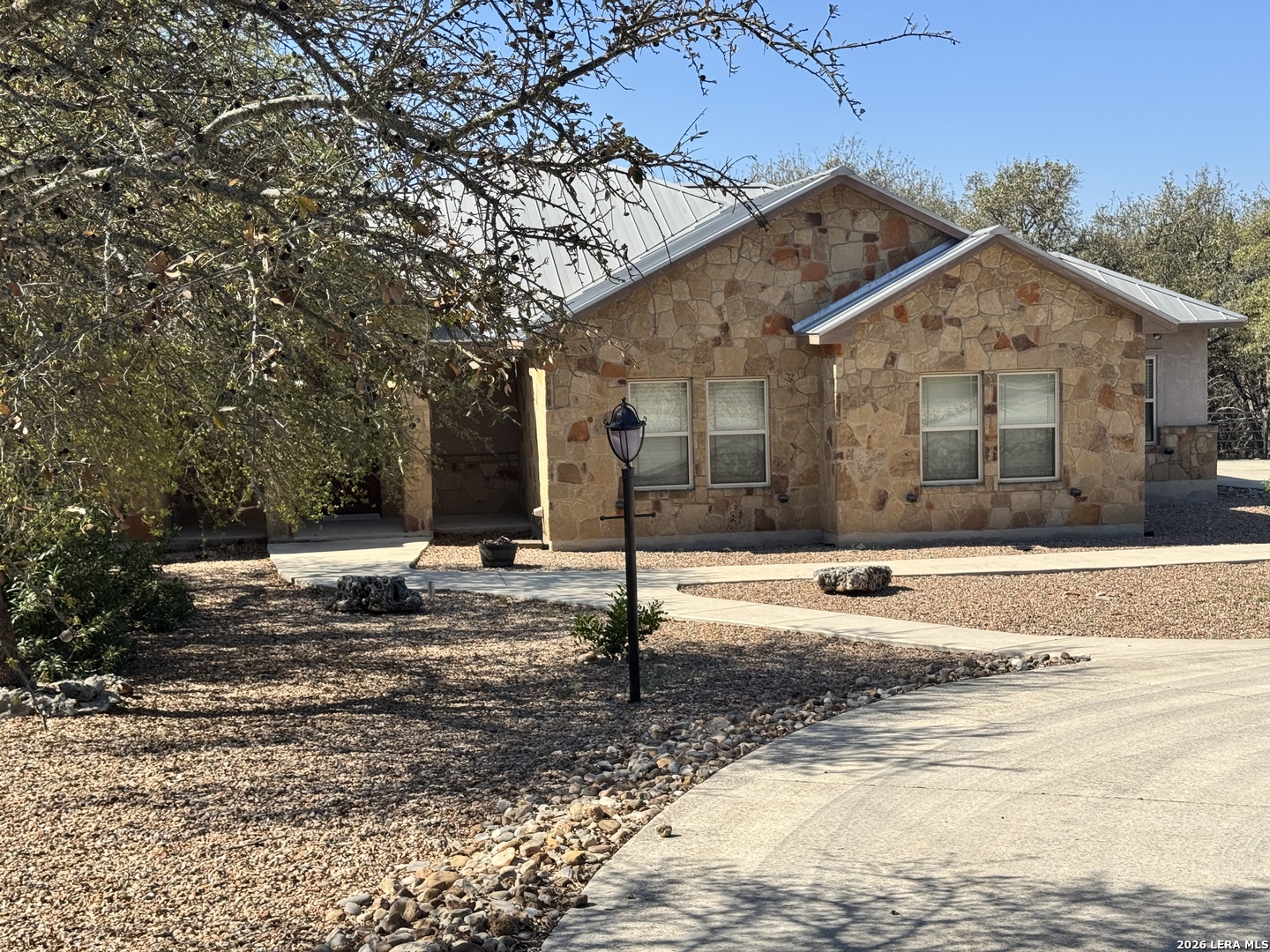1351 Heritage Hl — photo