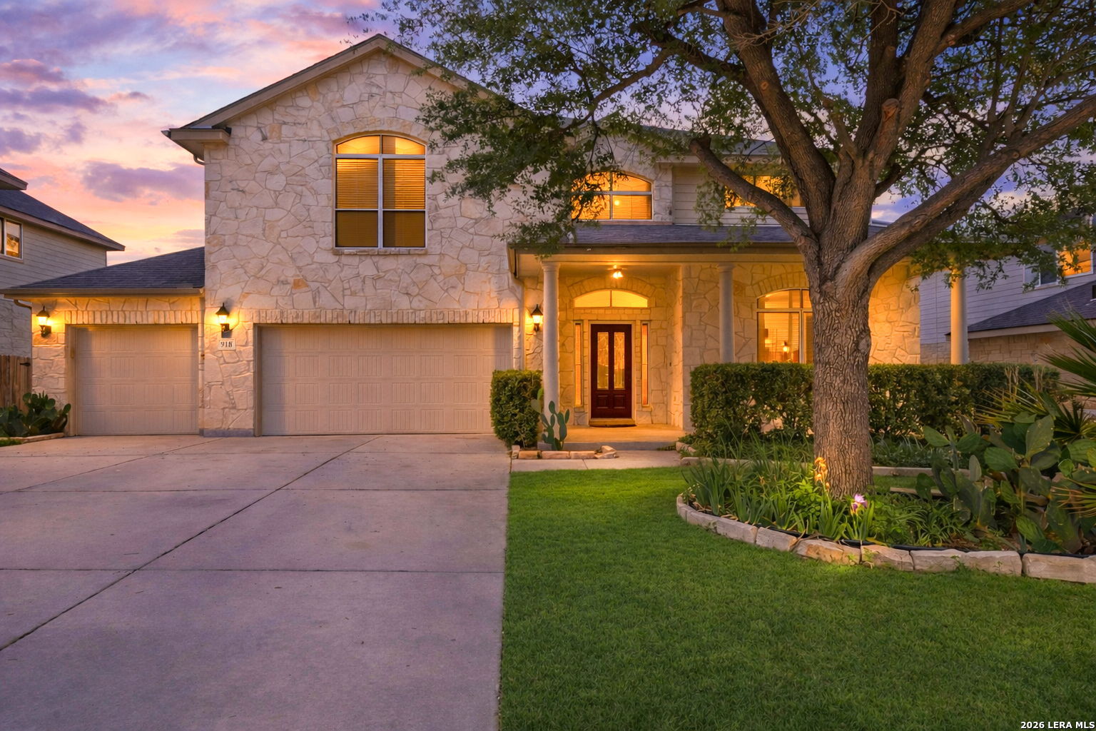 918 Armour Drive — photo