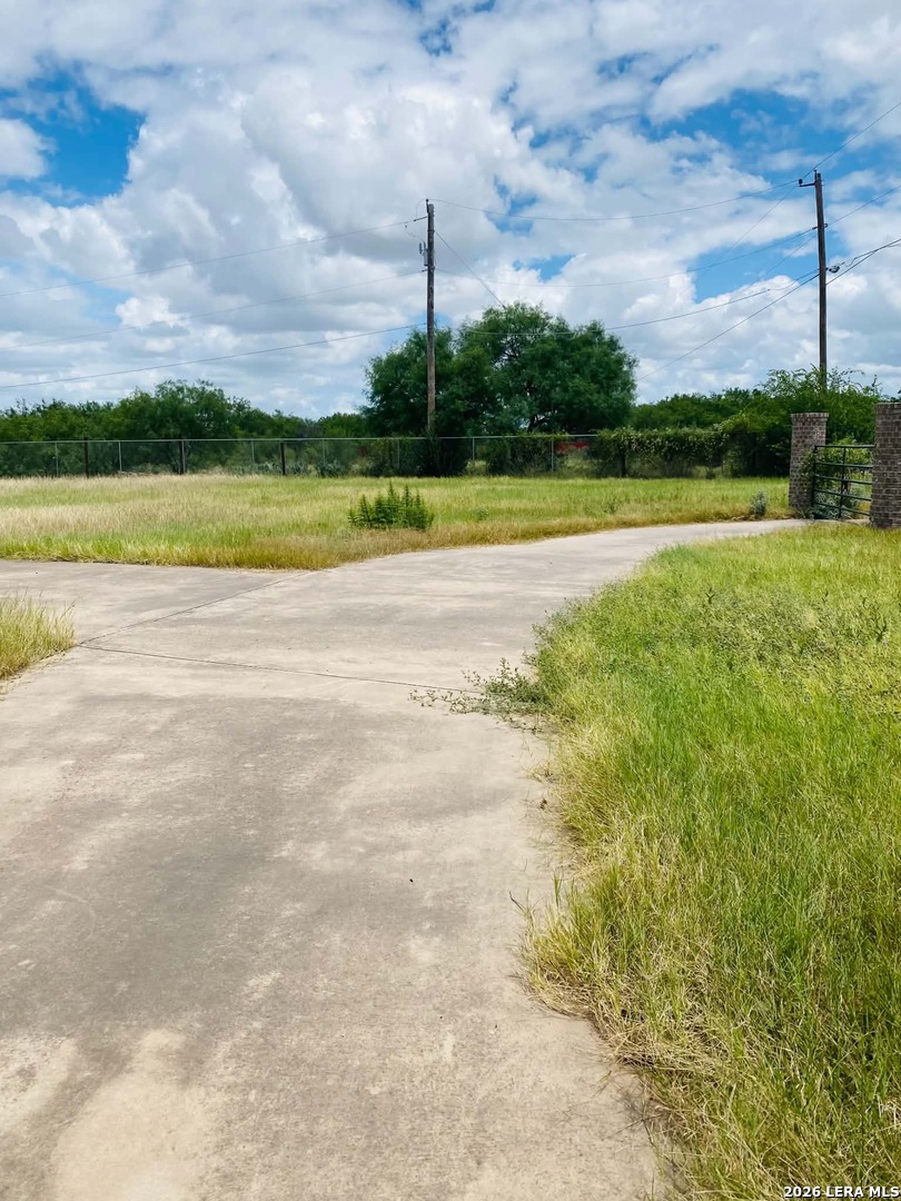 651 Riverside Drive, Eagle Pass, TX 78852 — photo 3