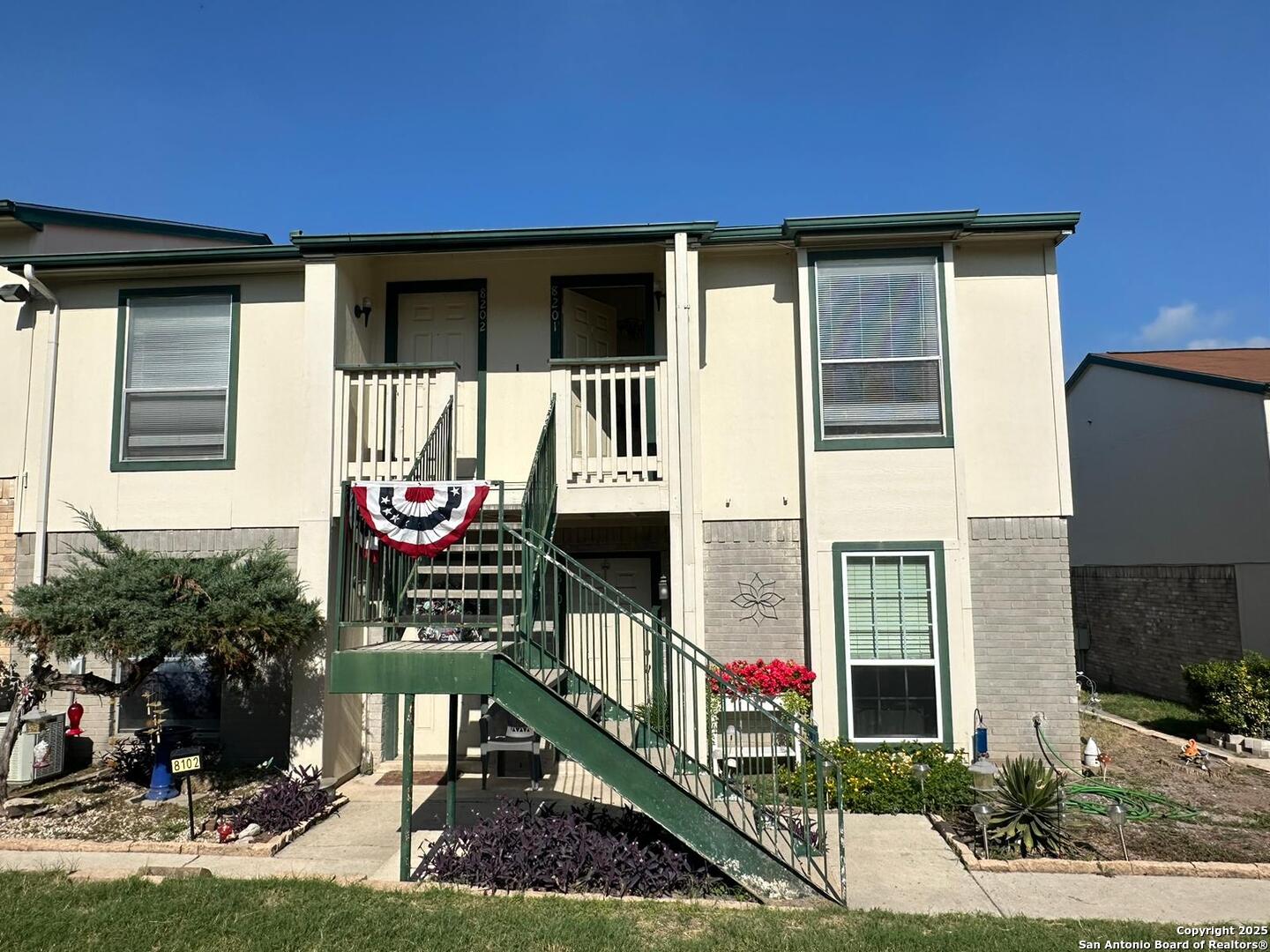 4949 Hamilton Wolfe Road 8201 — photo
