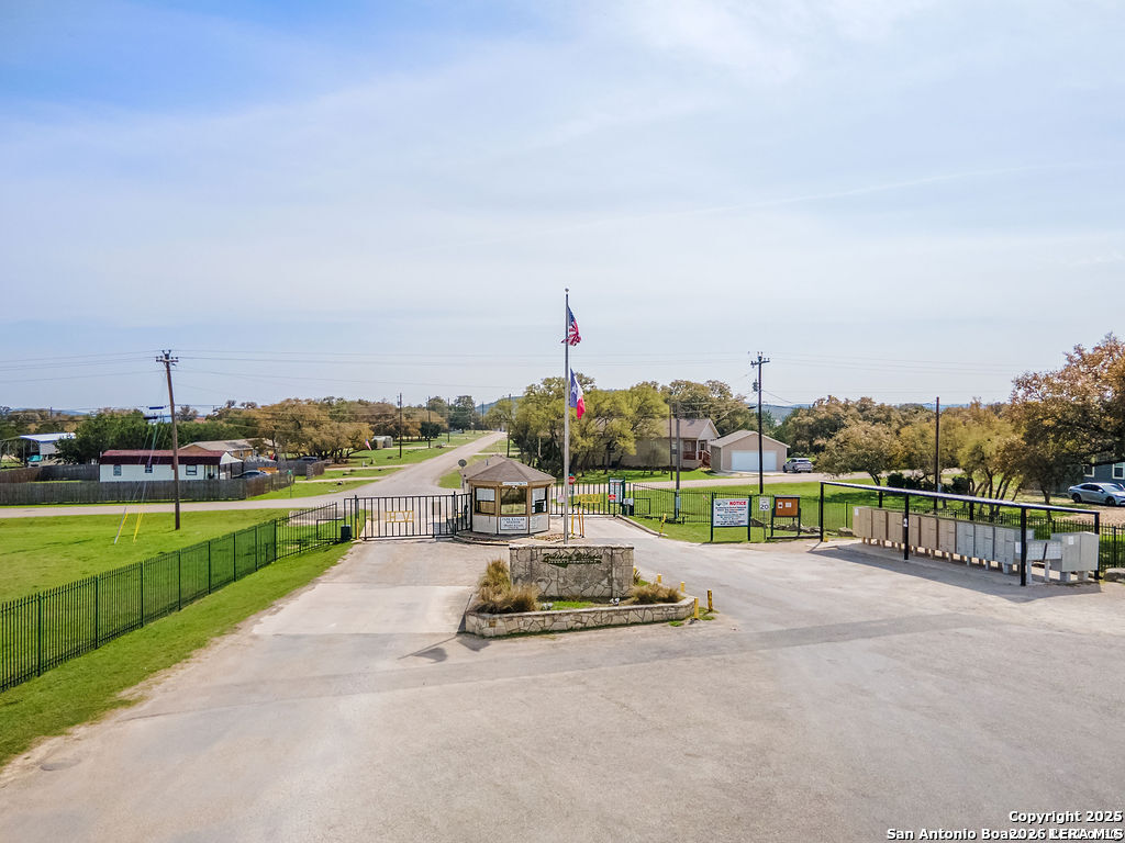 194 Lot 83 Pr 1516 — photo