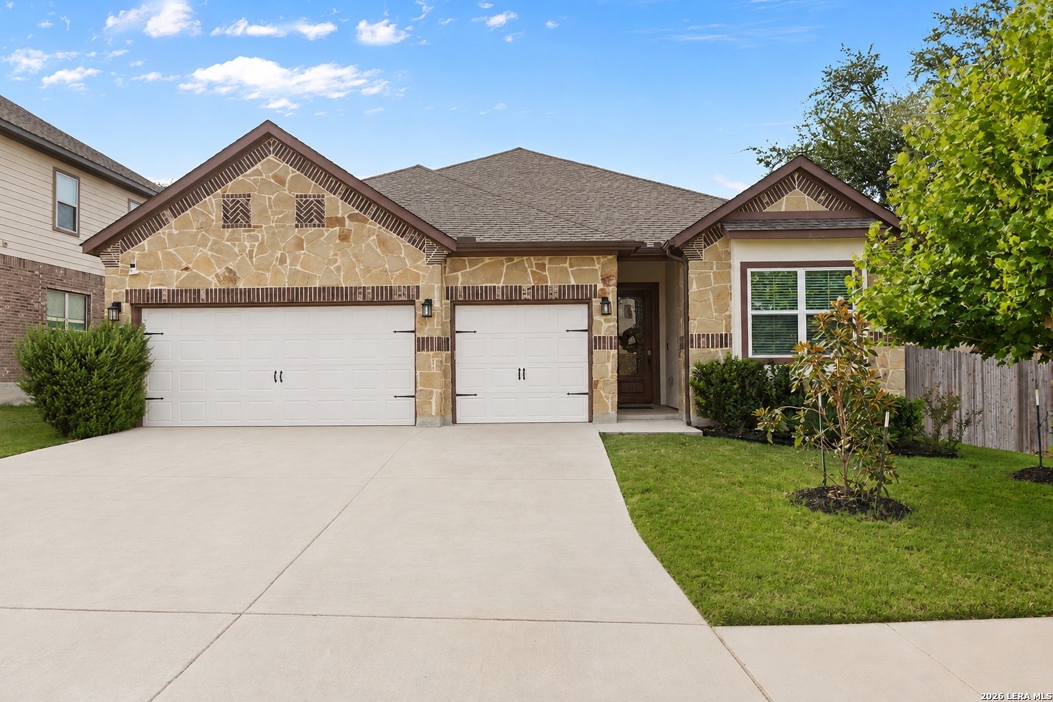 9015 Mendrin Rdg, Fair Oaks Ranch, TX 78015 — photo 2