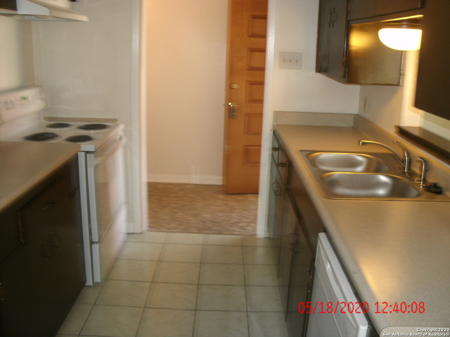 409 E Wright Boulevard, Universal City, TX 78148 — photo 2
