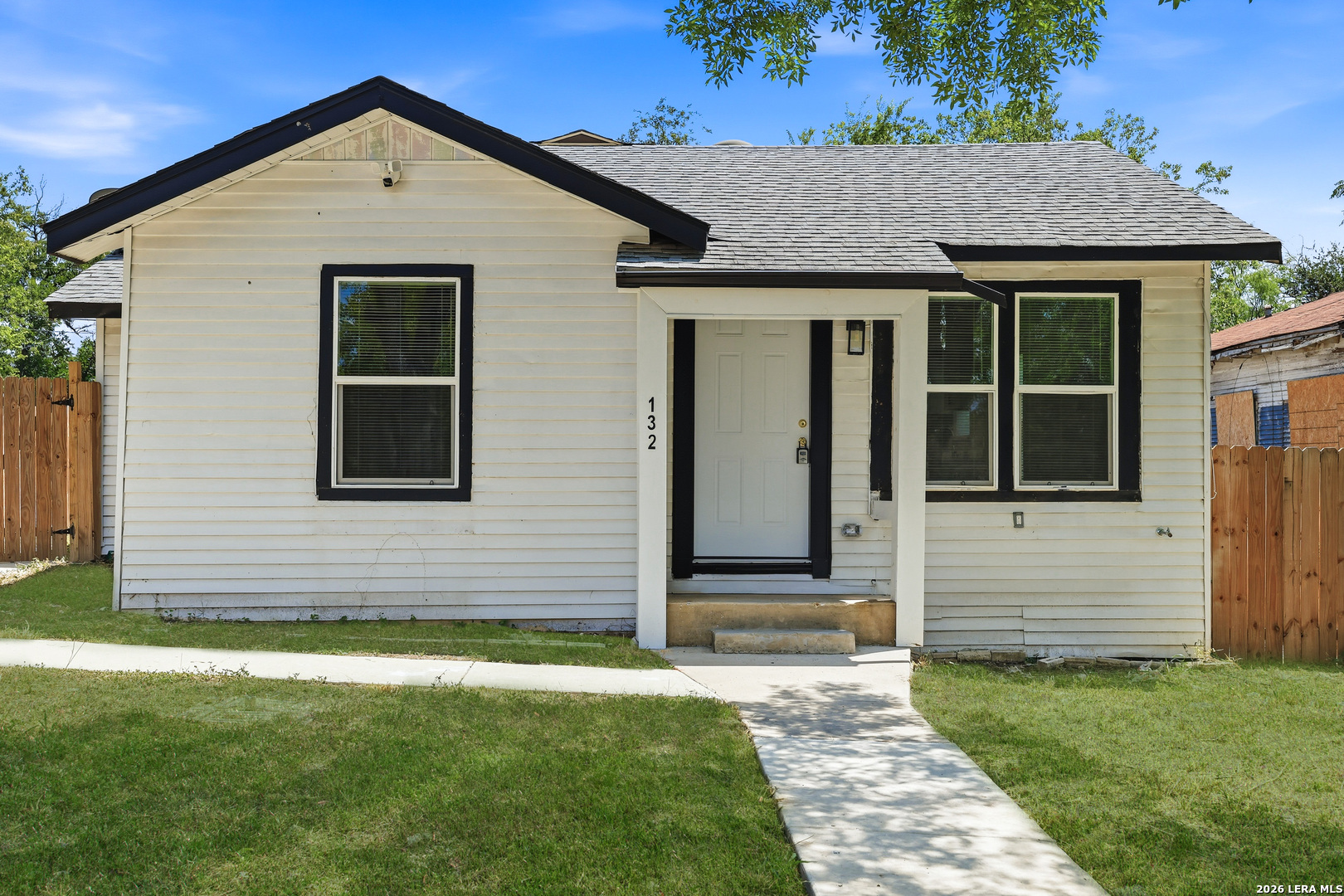 132 Stratford Court — photo