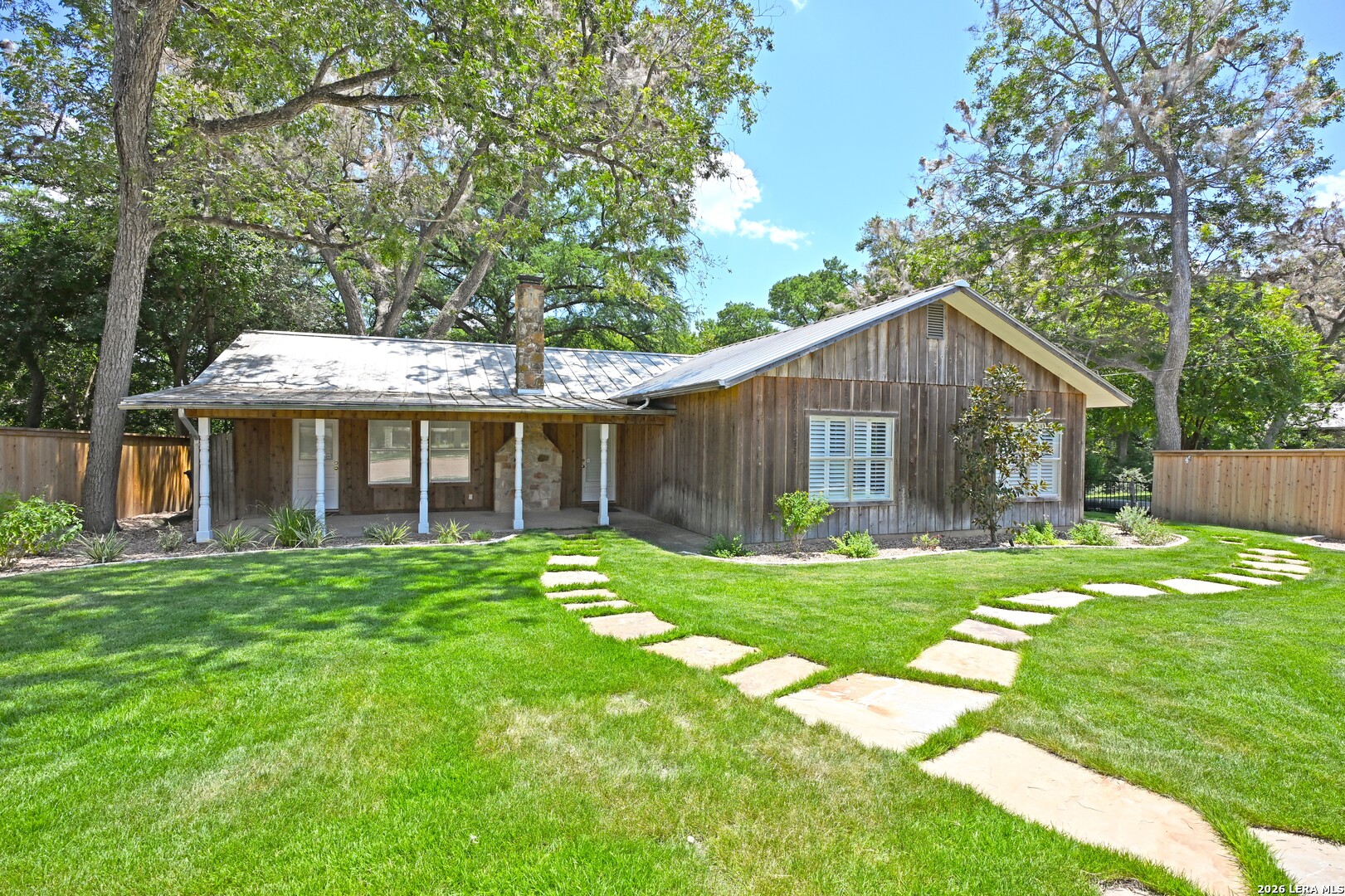 2221 Gruene Road — photo
