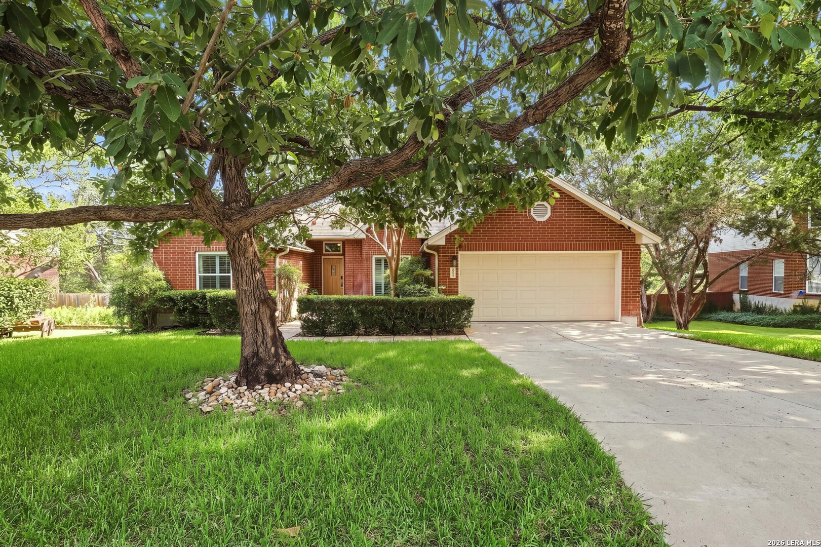 2209 Encino Cliff Street — photo