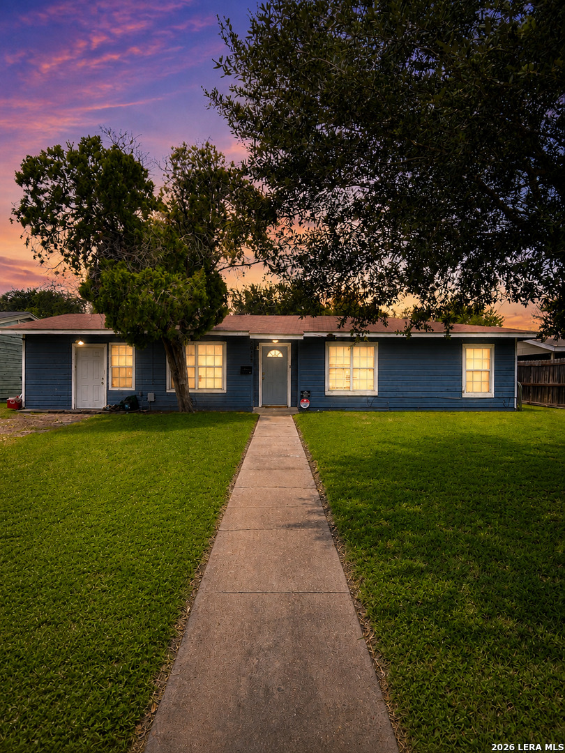 1015 E Randall, Beeville, TX 78102 — photo 2