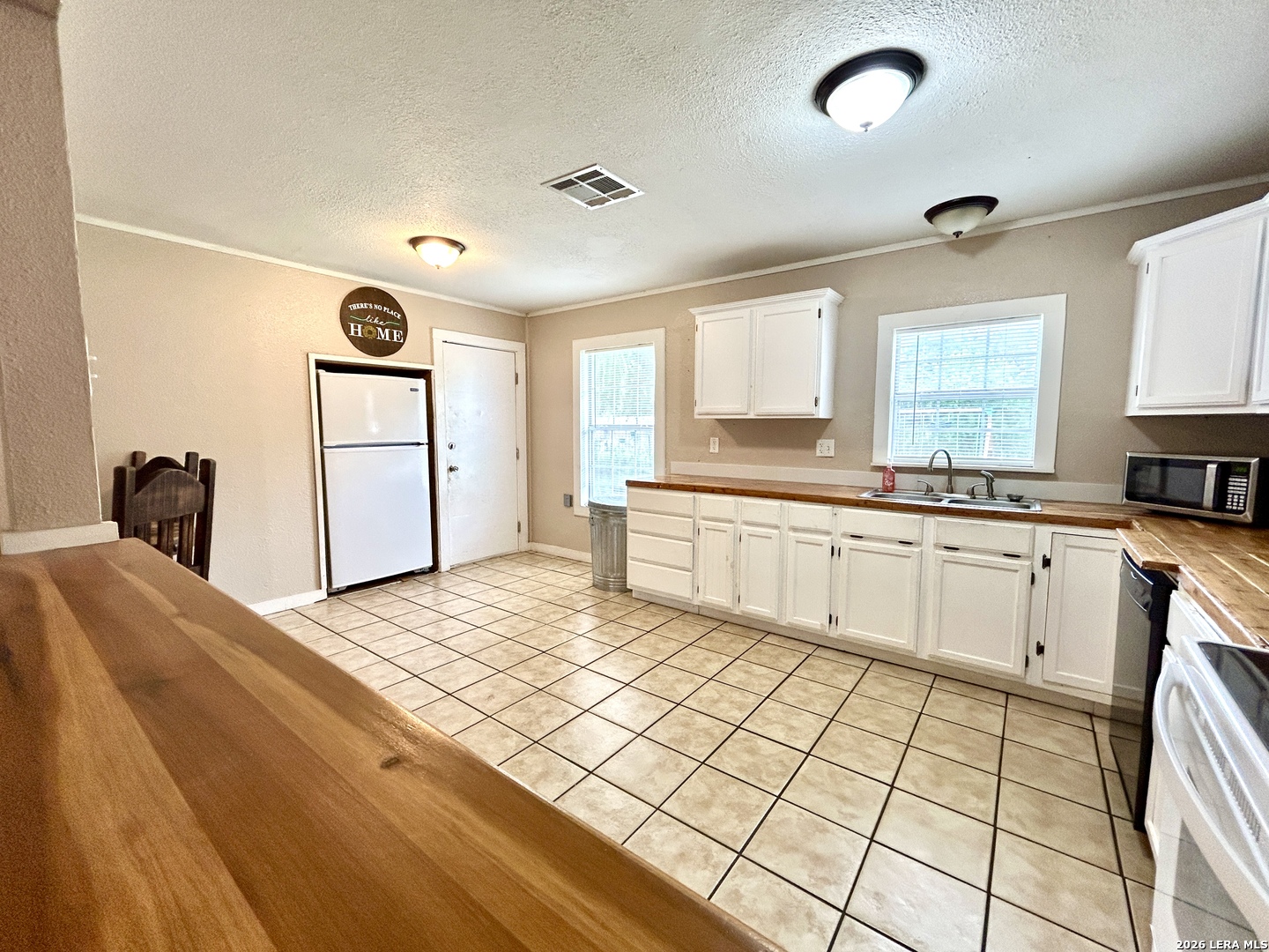1015 E Randall, Beeville, TX 78102 — photo 3