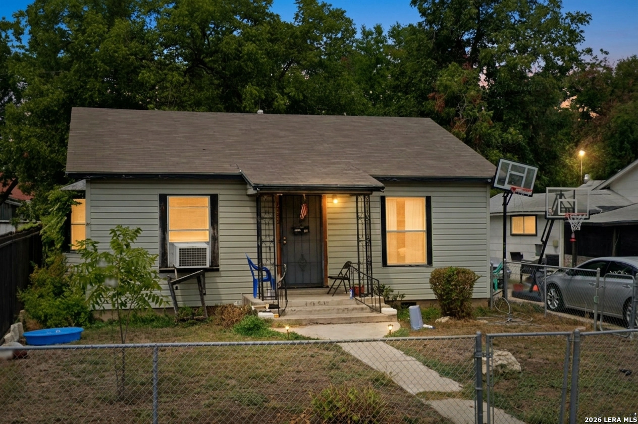 1735 W Olmos Drive — photo