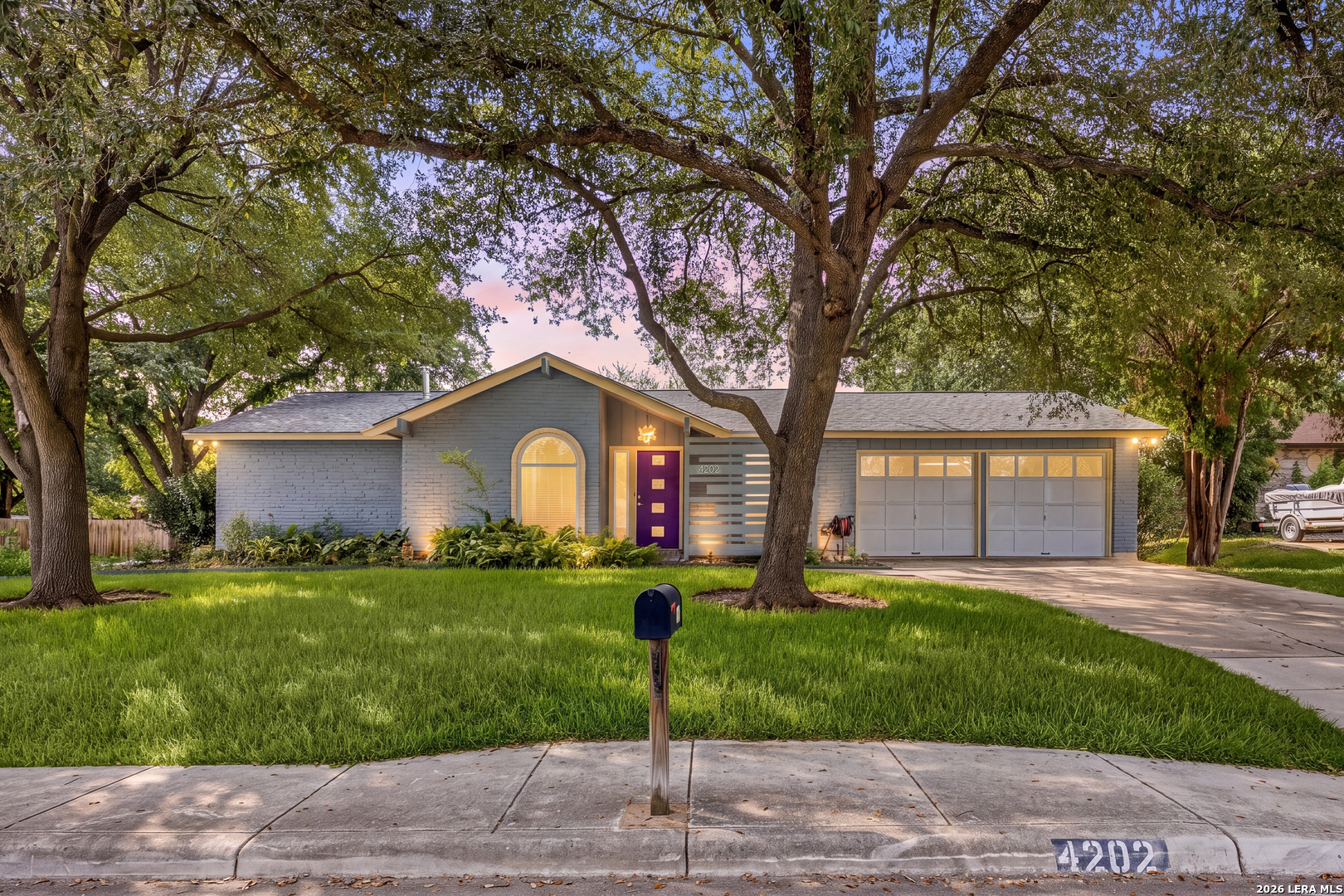 4202 Flint Hl — photo