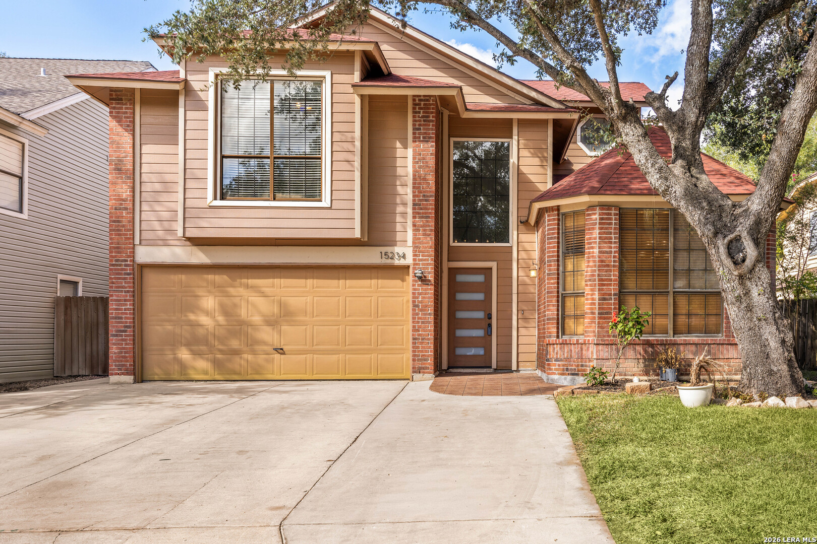 15234 Moonlit Grv — photo