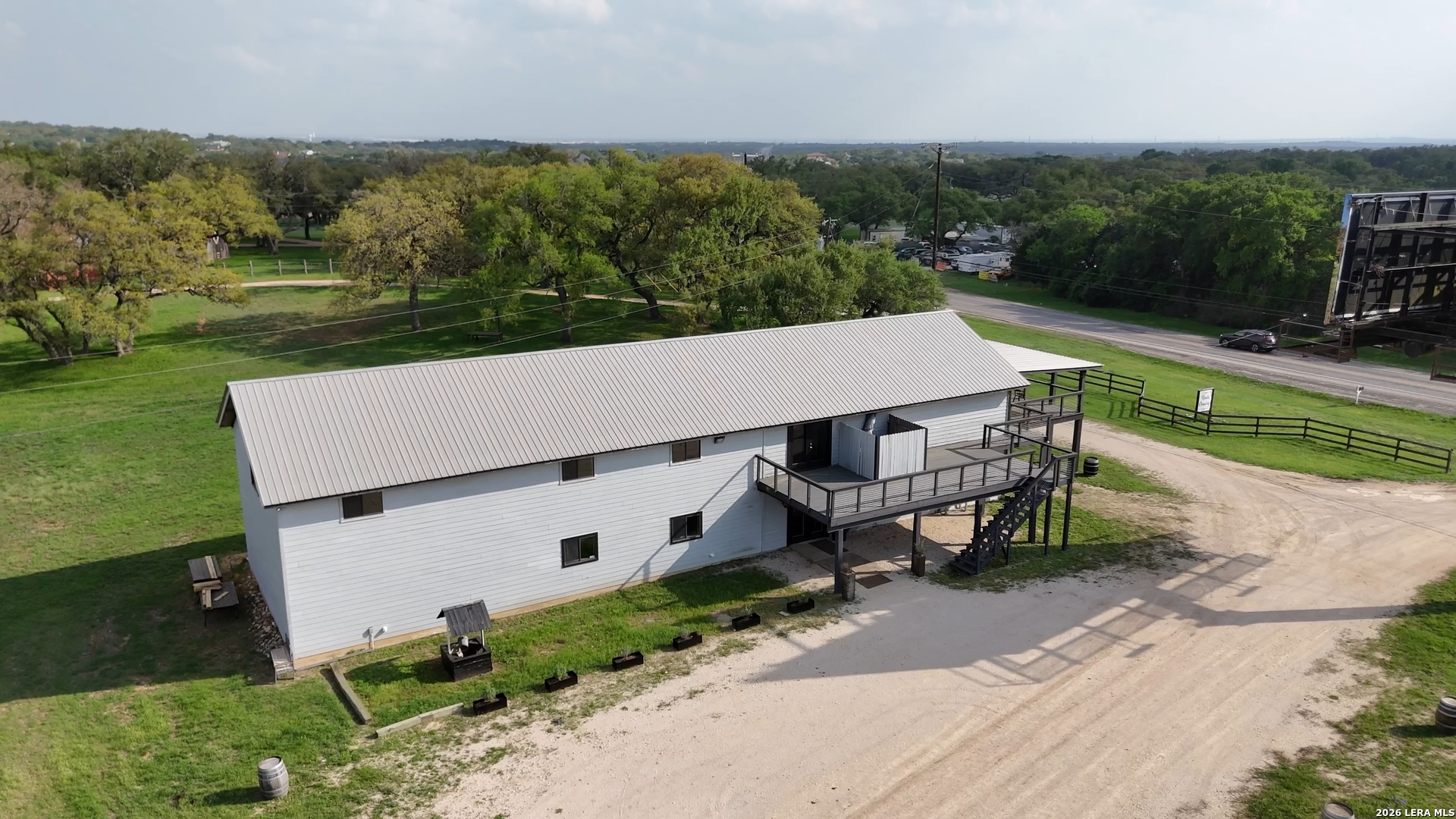 7250 FM 306 — photo