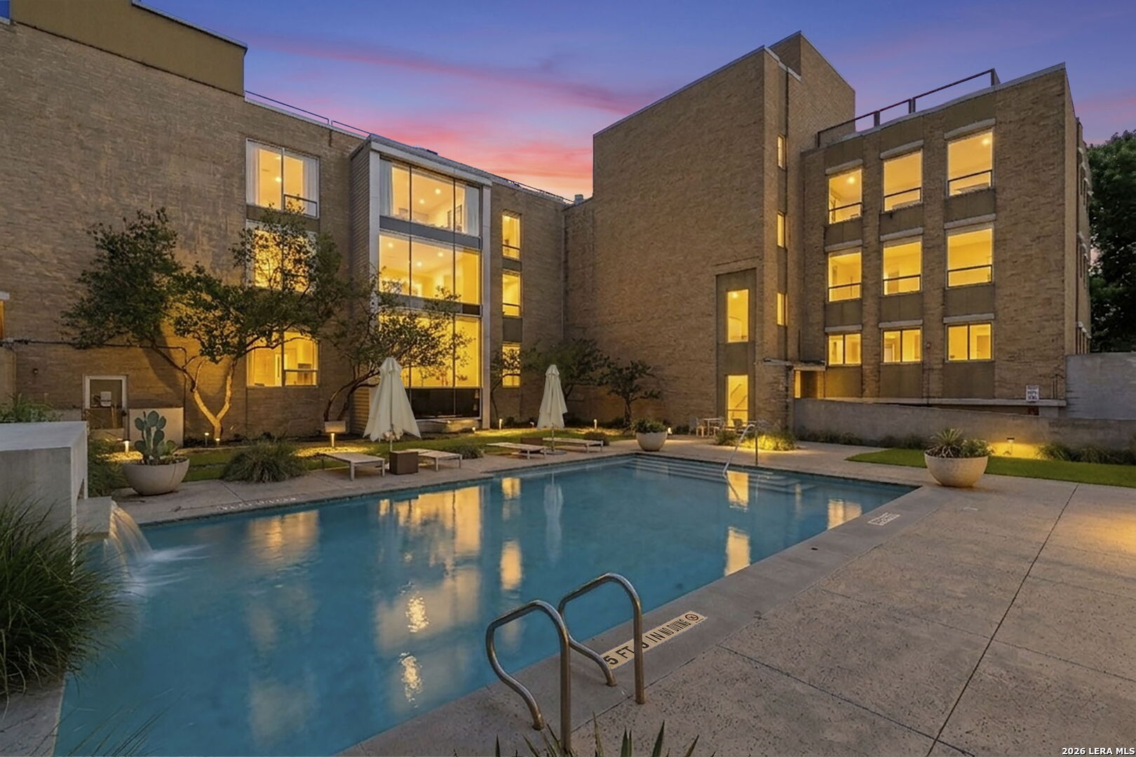 1115 S Alamo Street 2405 — photo
