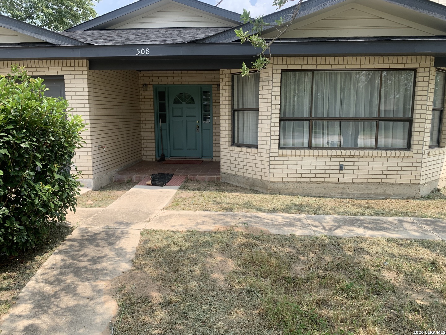 508 Crouch Avenue, Devine, TX 78016 — photo 2