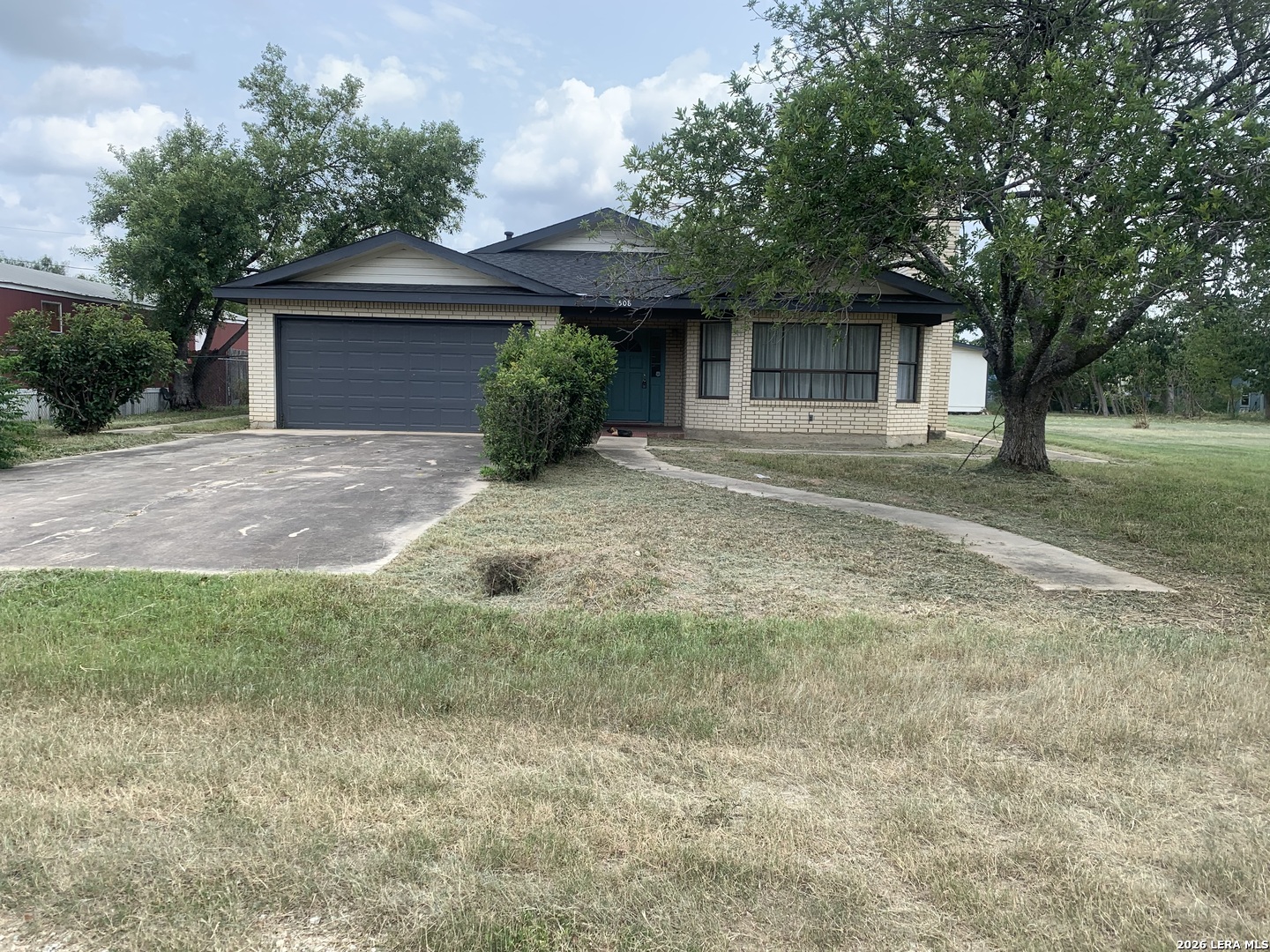 508 Crouch Avenue, Devine, TX 78016 — photo 3