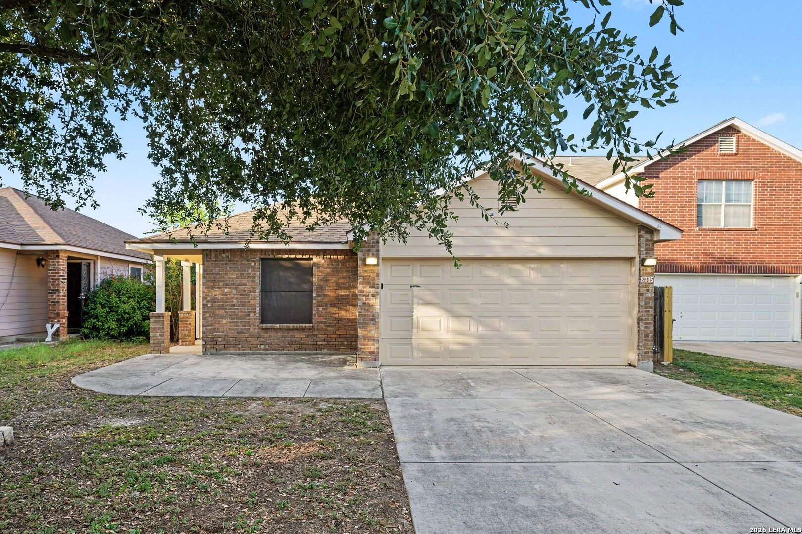 8715 Laguna — photo