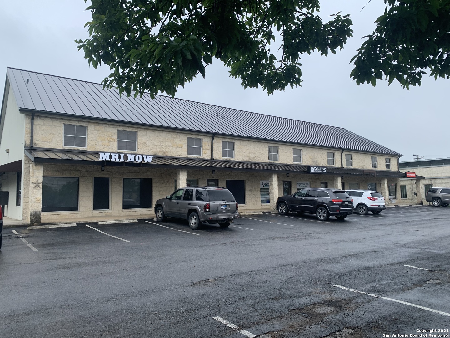 128 W Bandera Road Suites — photo