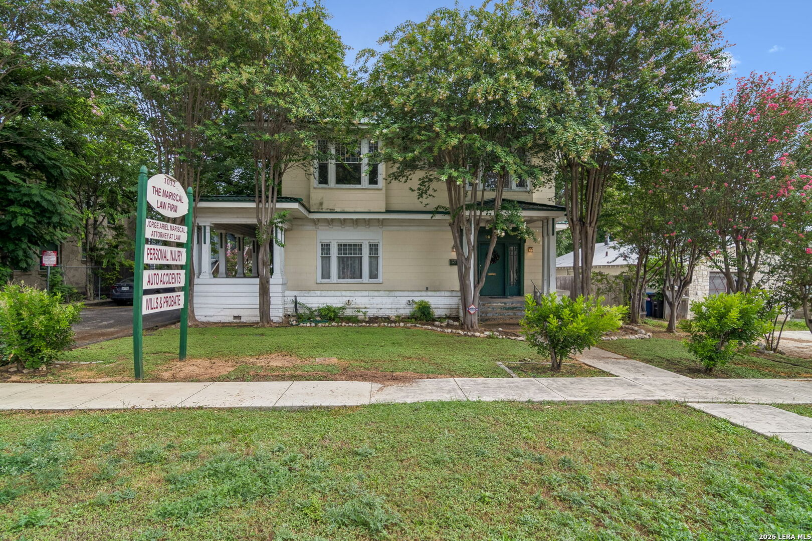 1032 W Woodlawn — photo