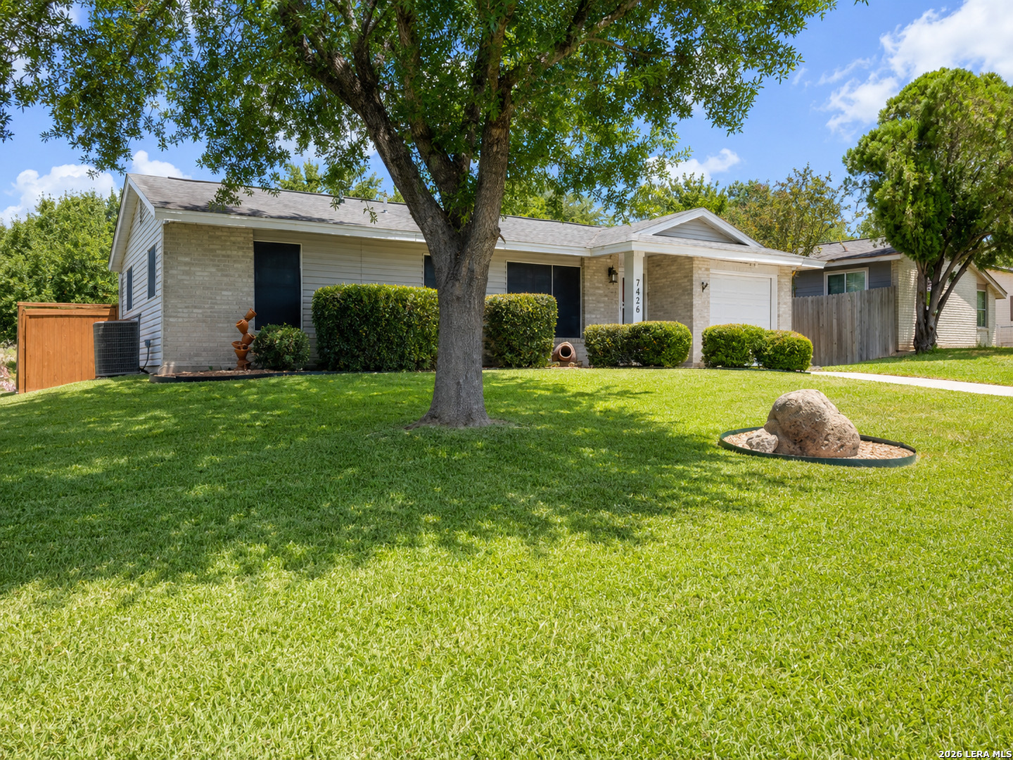 7426 Mountain Oak Trail — photo