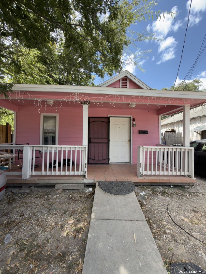 940 W Ashby Place — photo