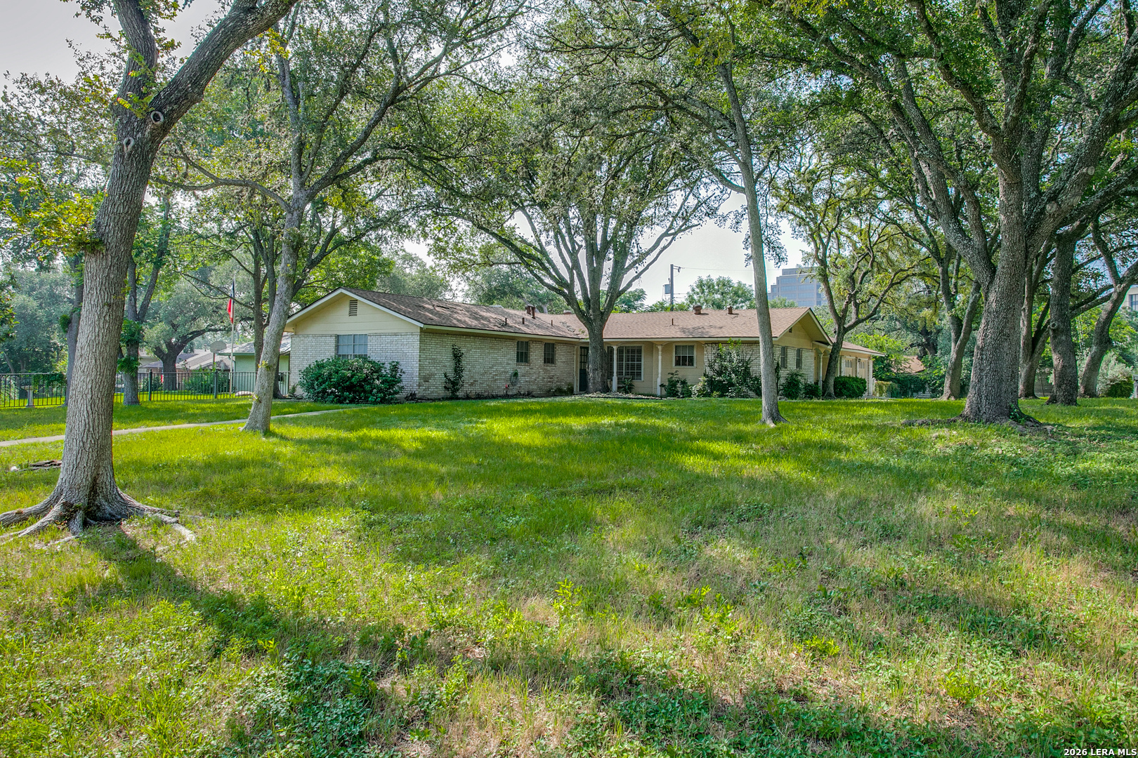 3102 Hitching Post — photo