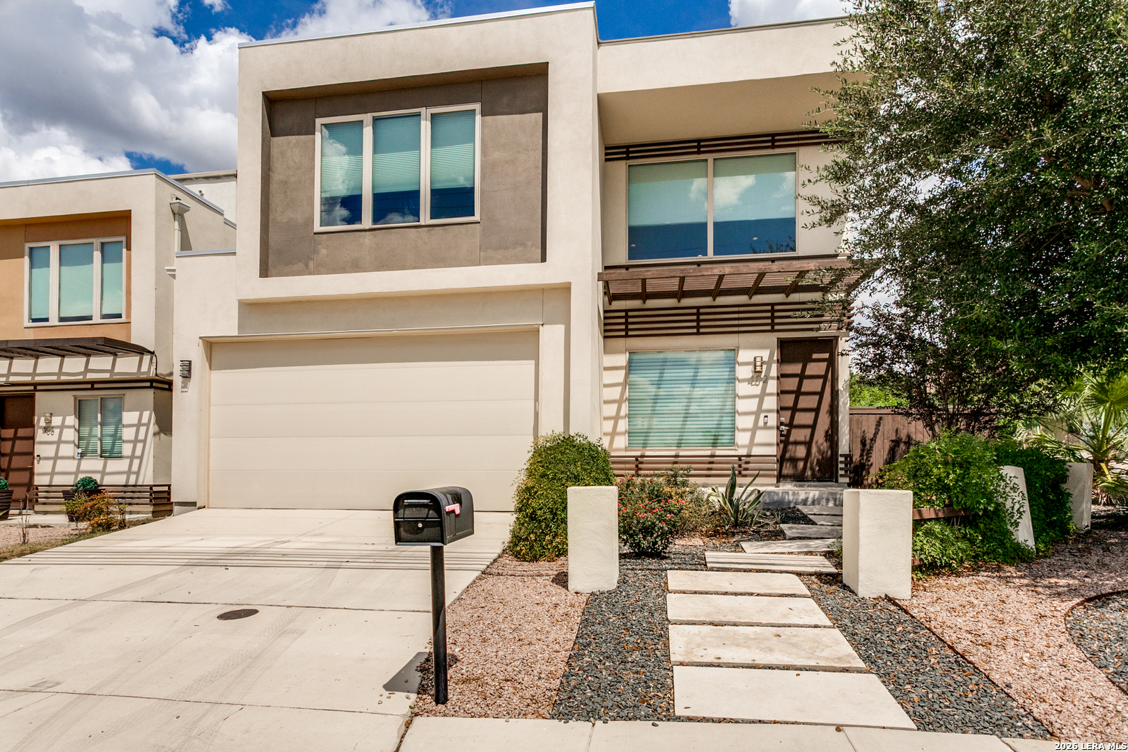 402 Everest — photo