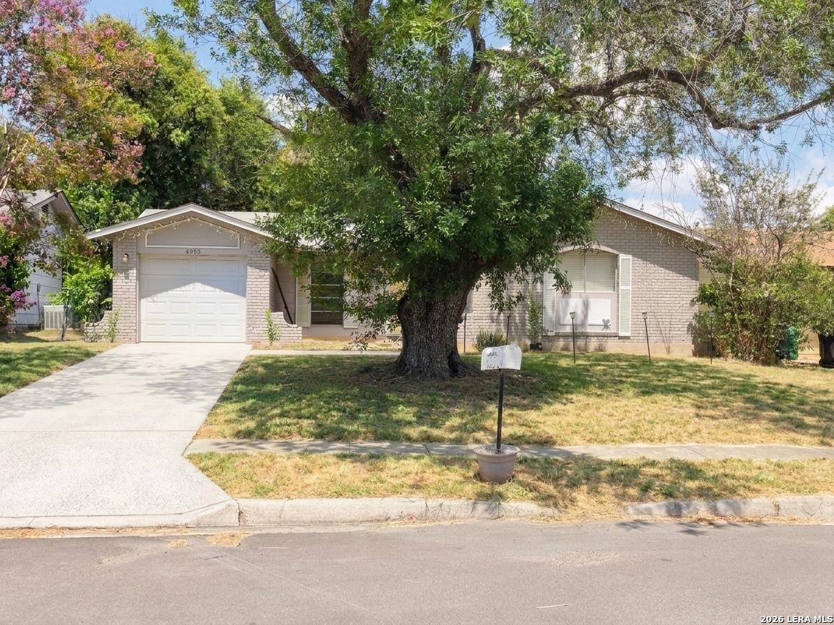 4843 Wordsworth Street — photo