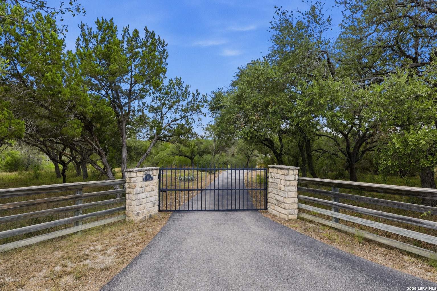 160 Creekwood Court — photo