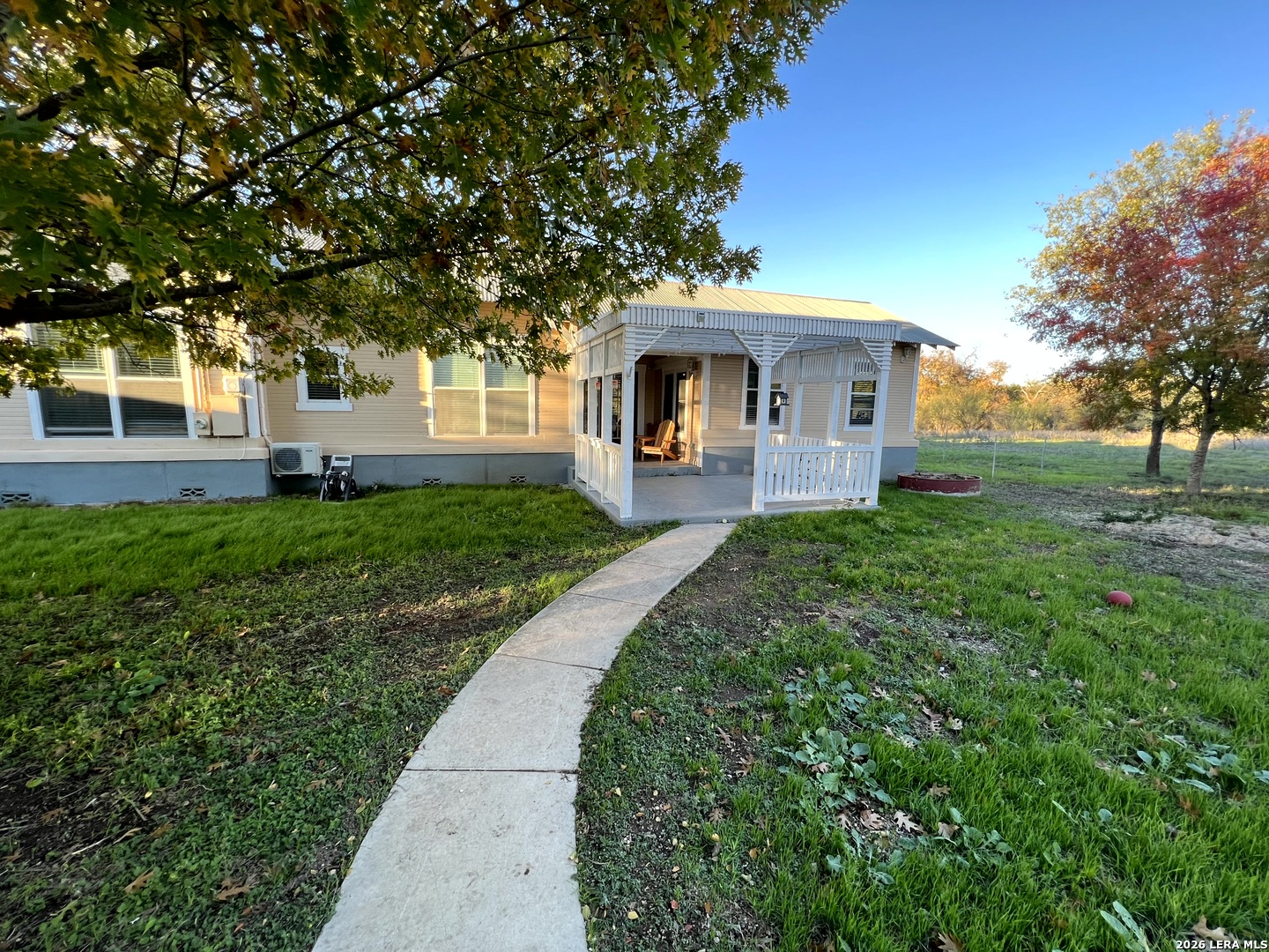 4970 FM 482 — photo