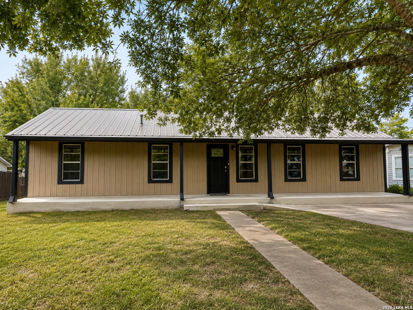 959 E Ireland Street — photo