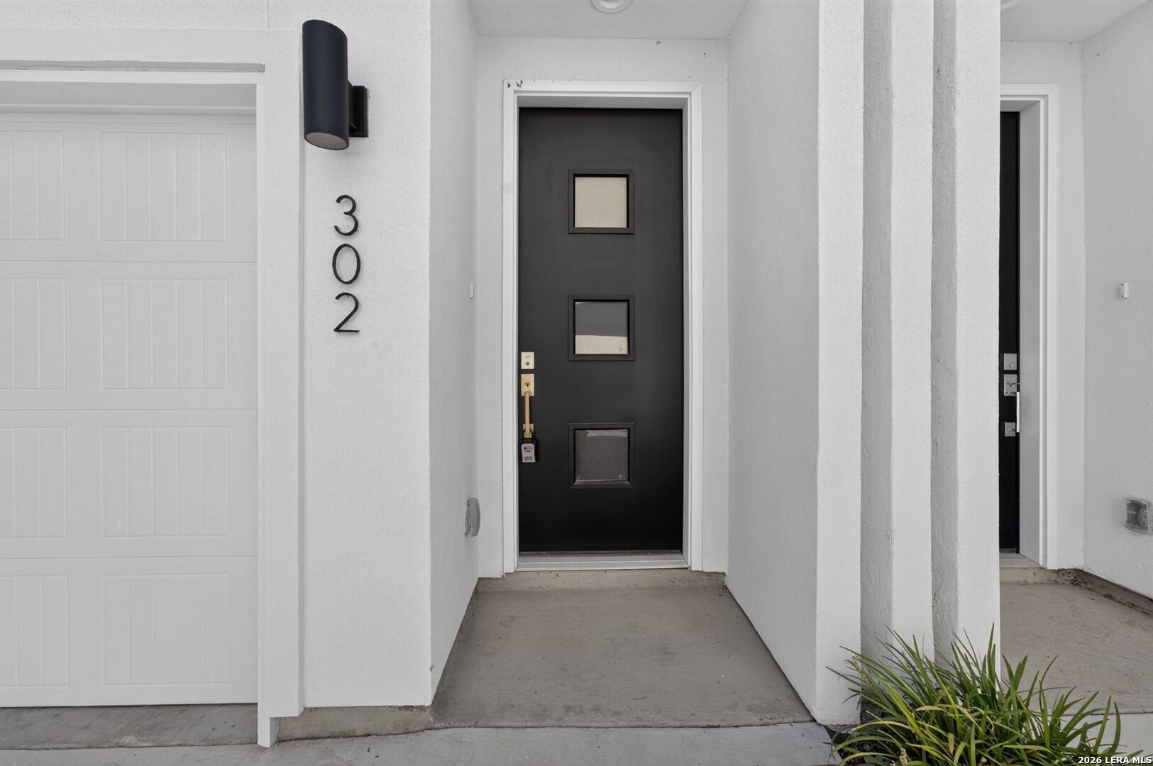 1735 W Gramercy Place 302 — photo