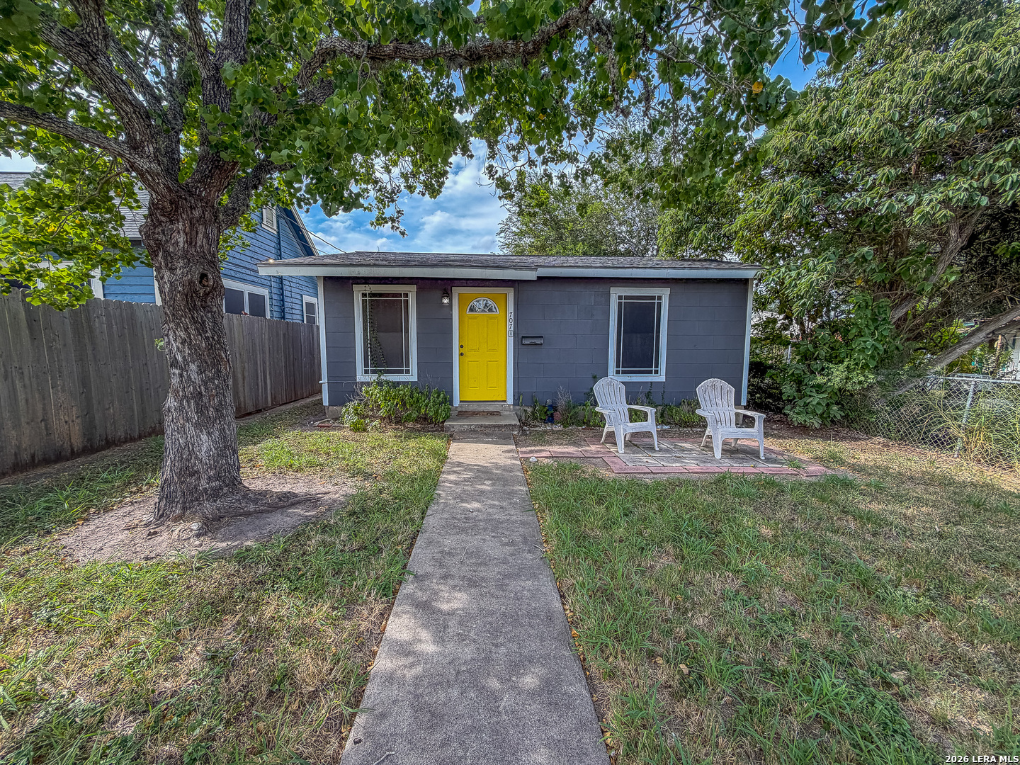707 E Jones — photo