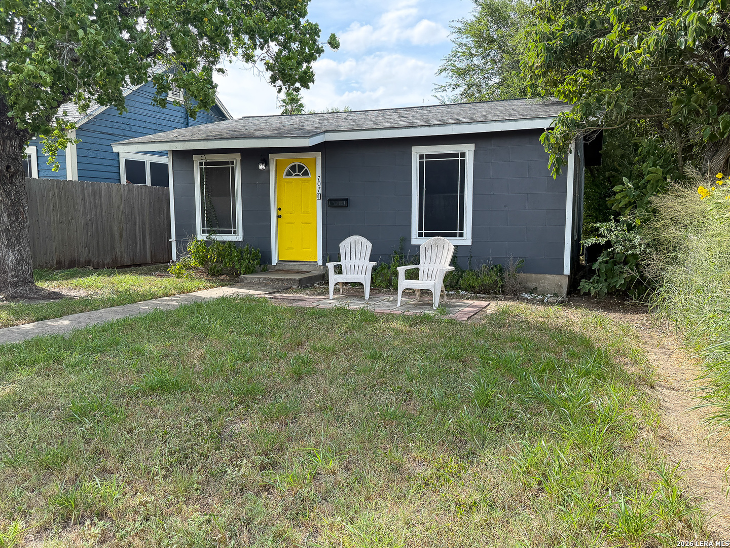 707 E Jones, Beeville, TX 78102 — photo 2