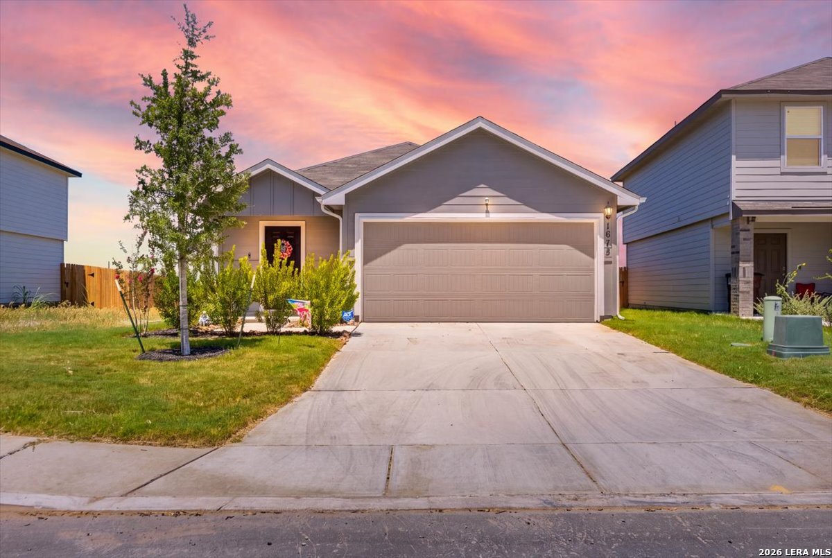 1675 House Finch Drive — photo