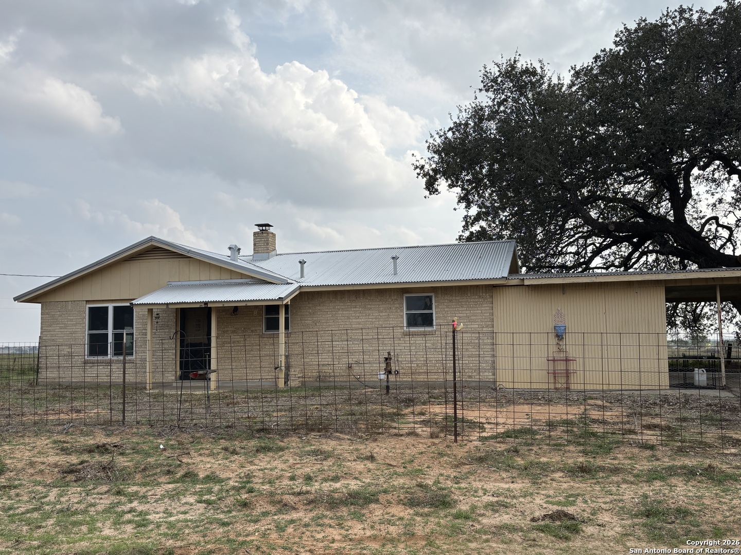74 N Las Gallinas — photo
