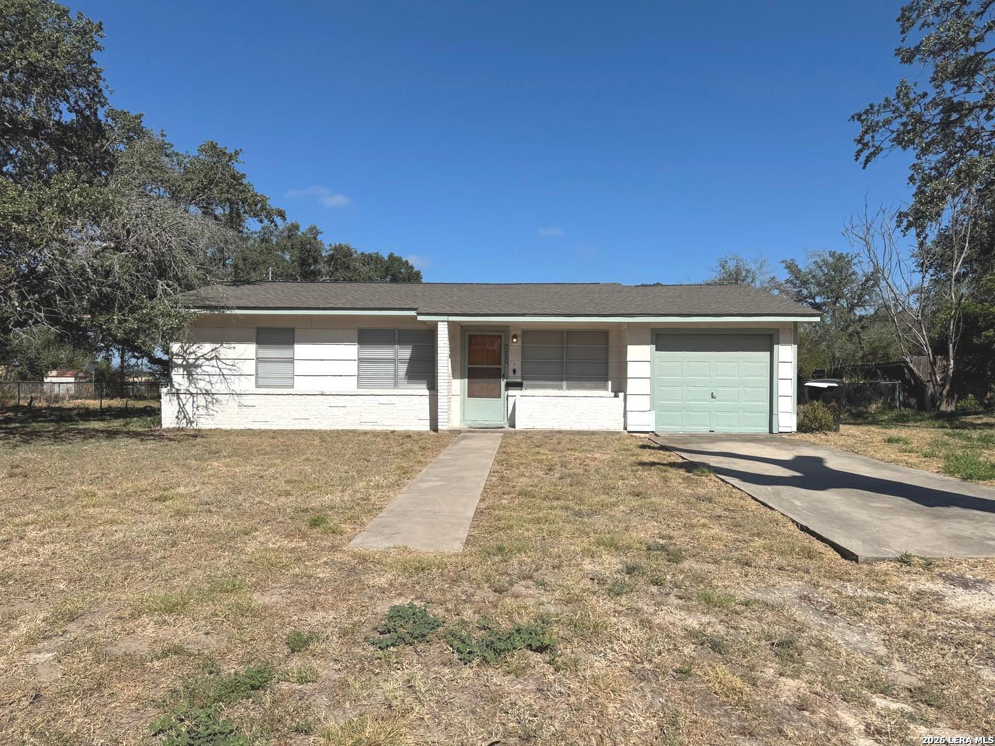 604 Mockingbird — photo
