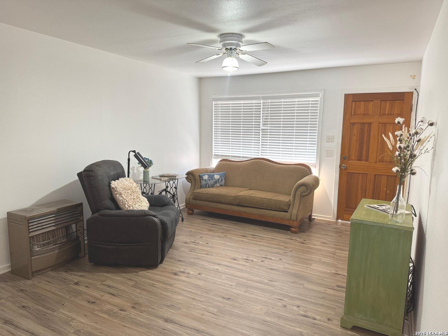 604 Mockingbird, Devine, TX 78016 — photo 2