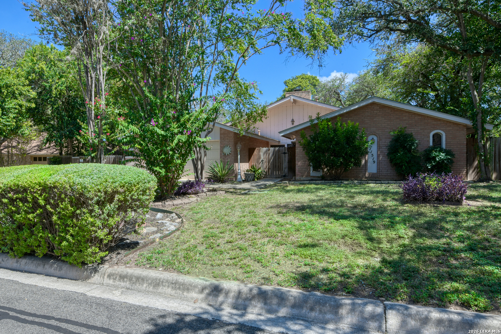 11519 Whisper Moss Street — photo