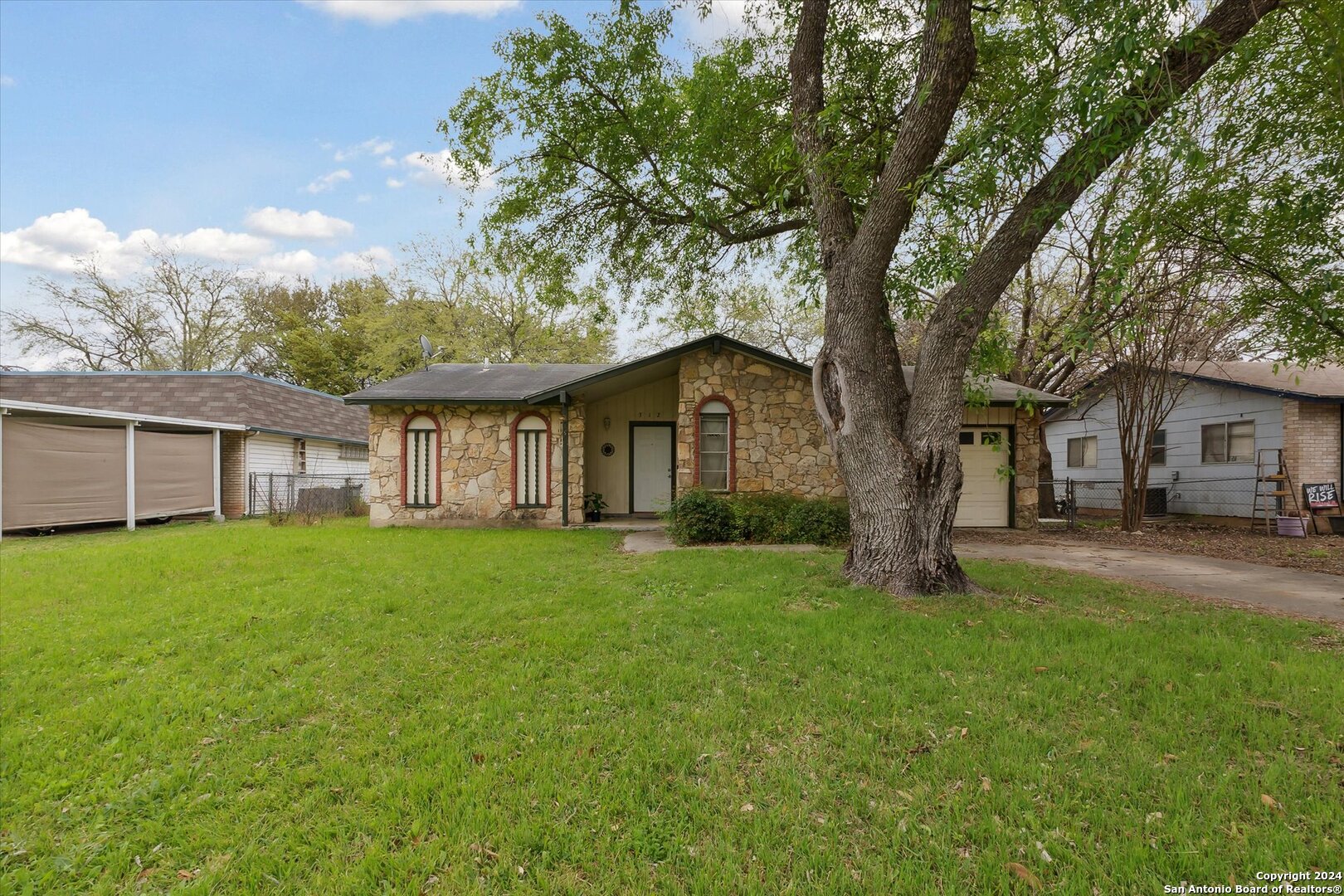 312 Lori Lynn Drive — photo