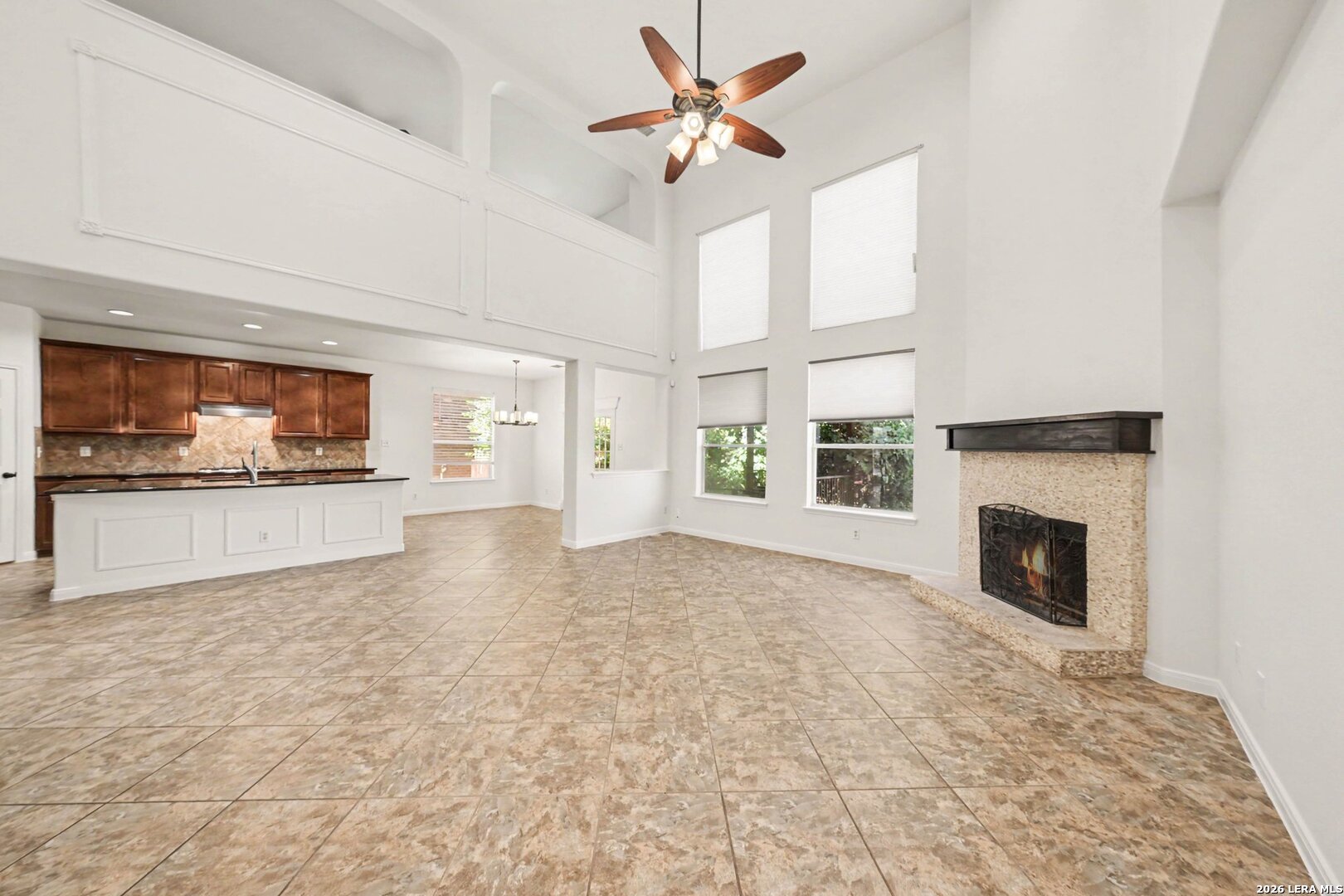 623 Midway Crst — photo