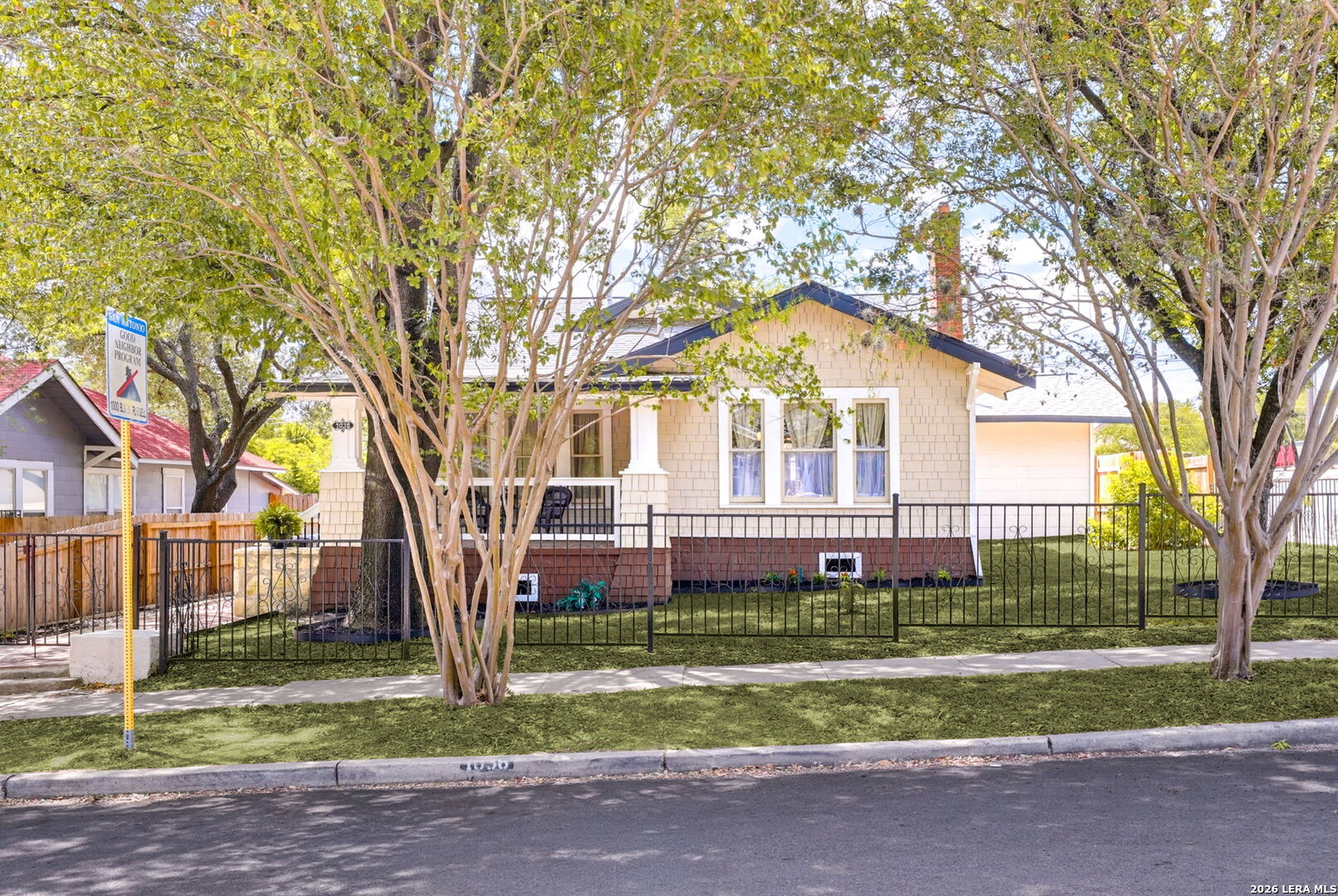 1036 W Russell Place — photo