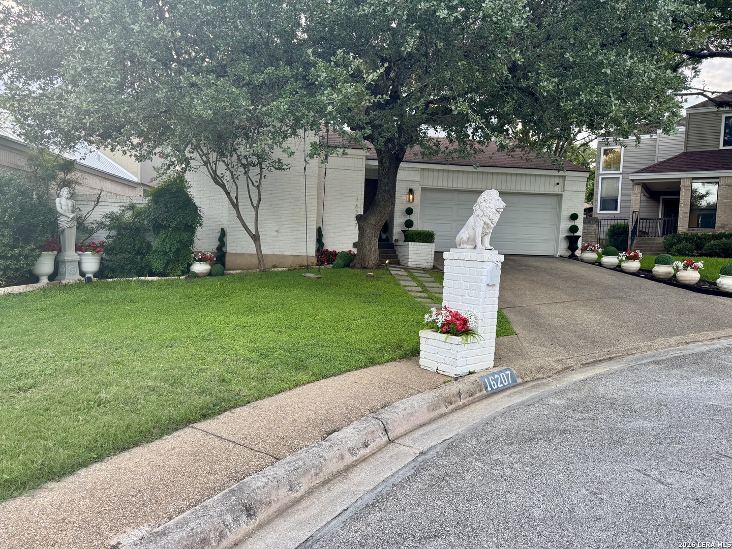 16207 Garden Oaks Street — photo