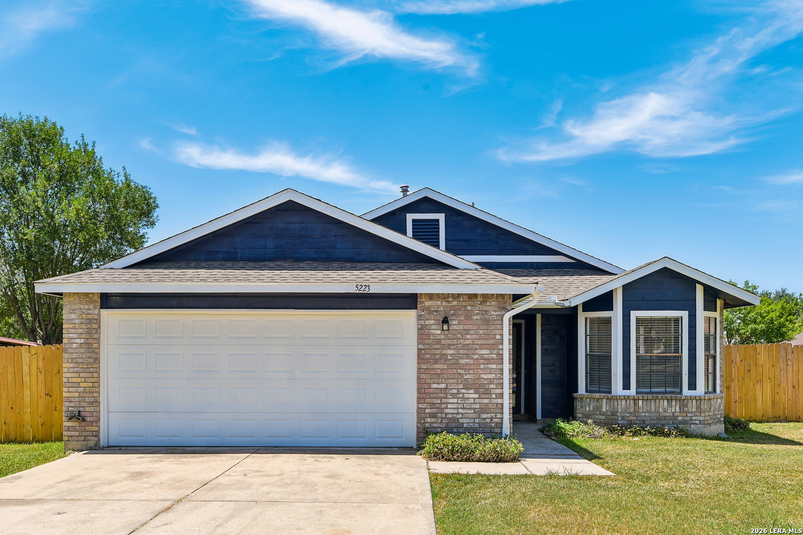 5223 Lakebend East Drive — photo