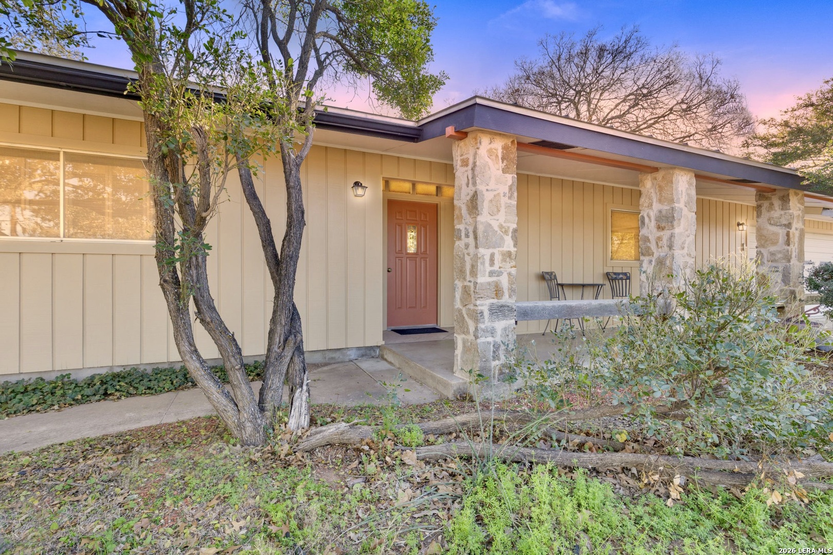 105 Hale — photo
