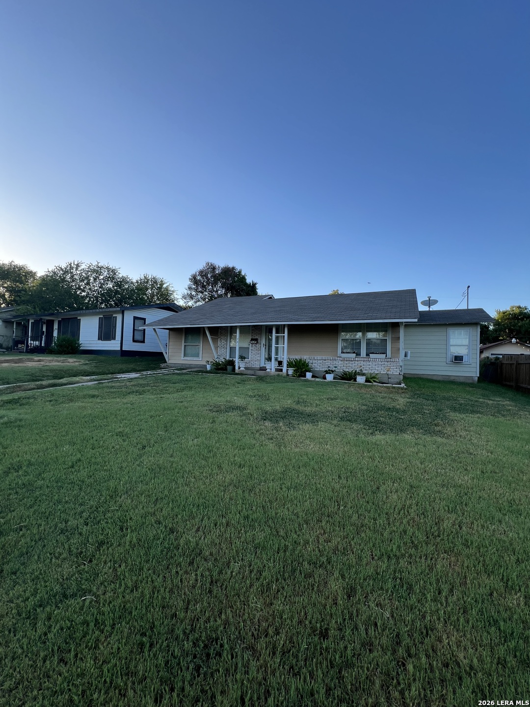 341 Prestwick Boulevard — photo