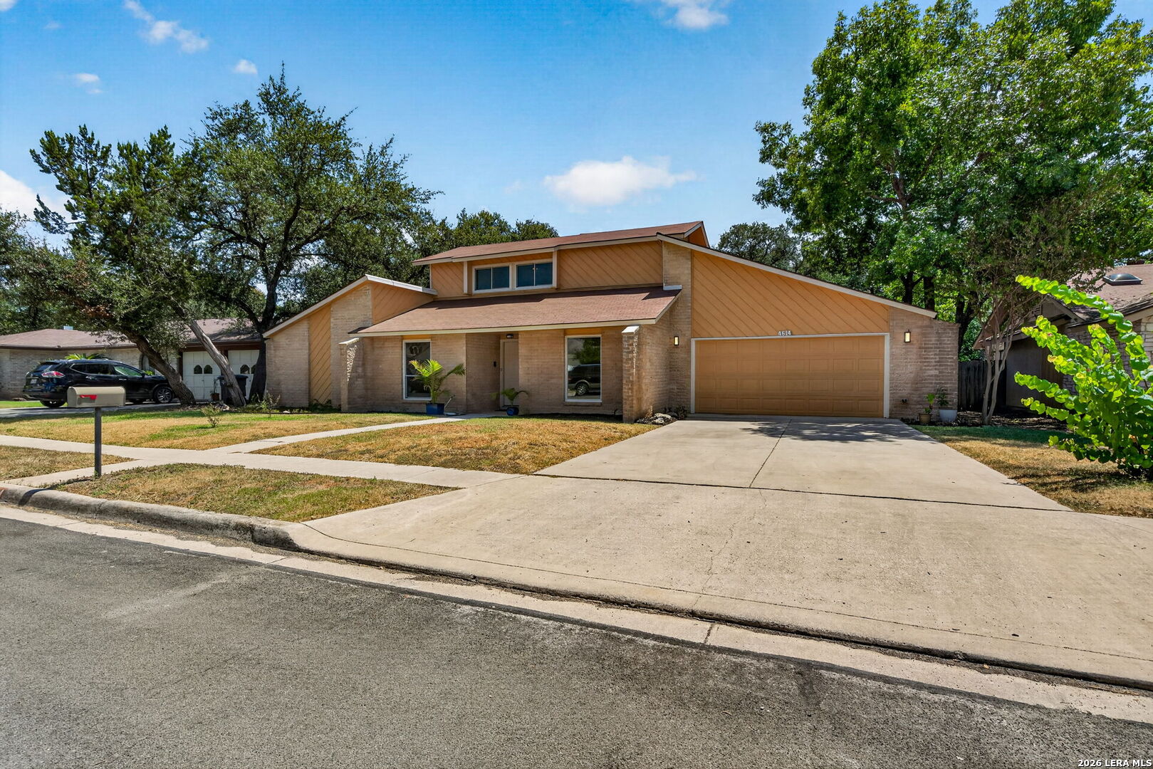 4614 Emory Oak Woods — photo